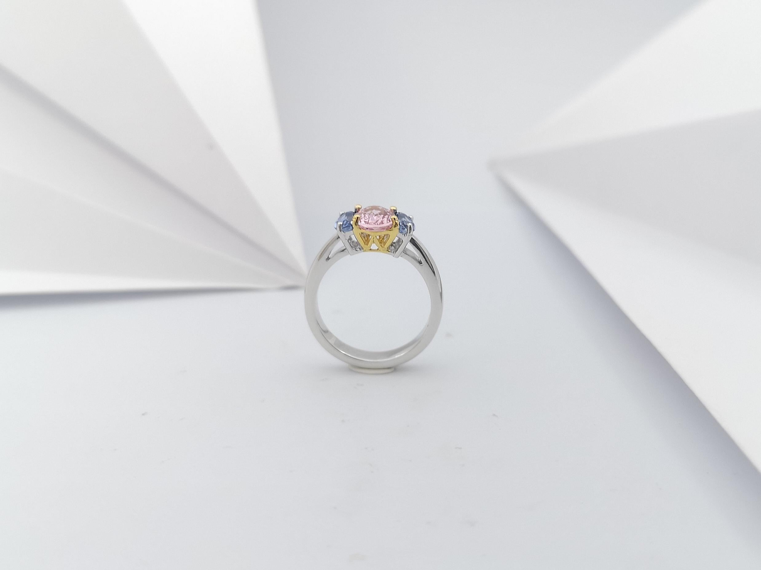Pink Sapphire with Blue Sapphire Ring Set in 18 Karat Rose Gold and Platinum 950 For Sale 4