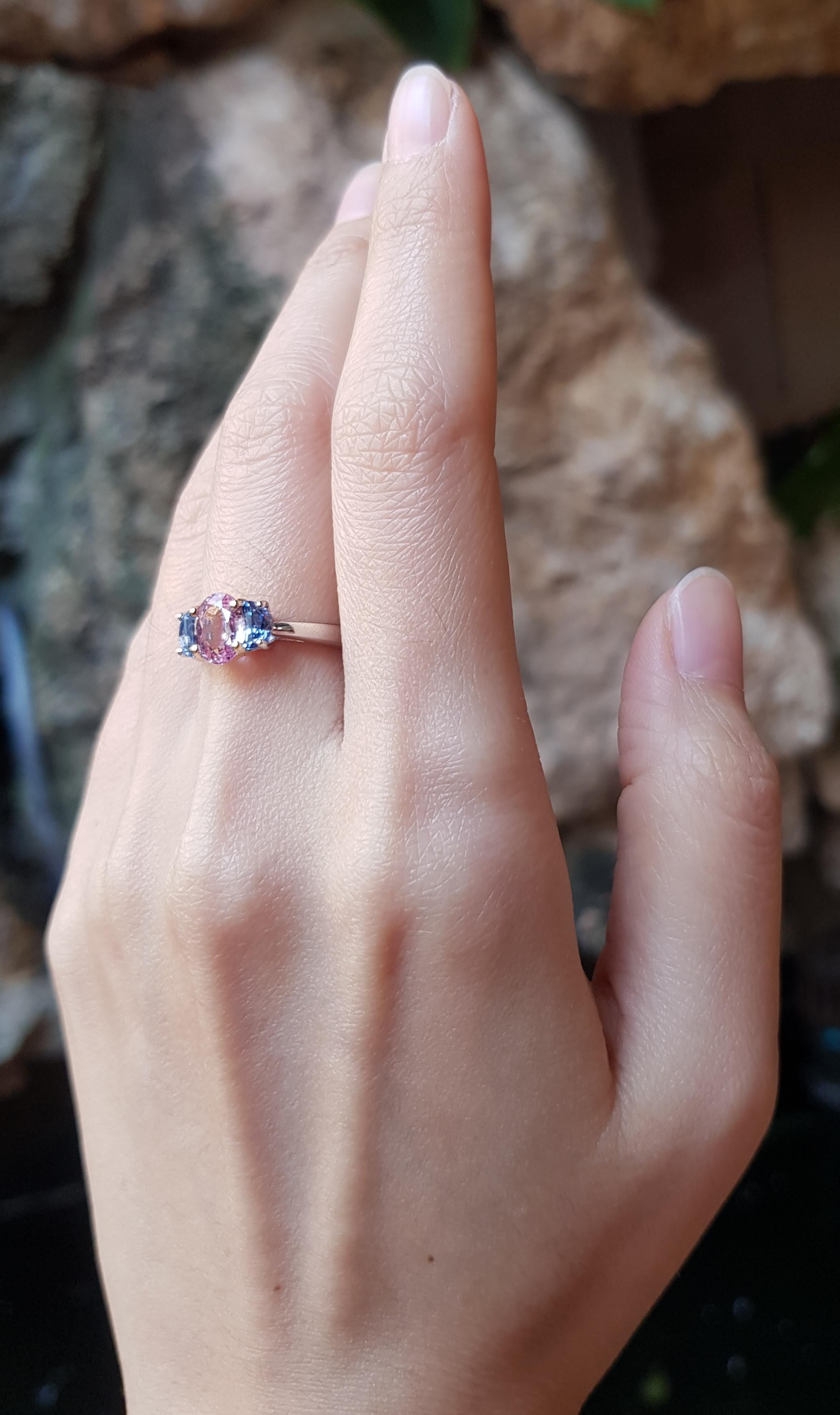 Contemporary Pink Sapphire with Blue Sapphire Ring Set in 18 Karat Rose Gold and Platinum 950 For Sale
