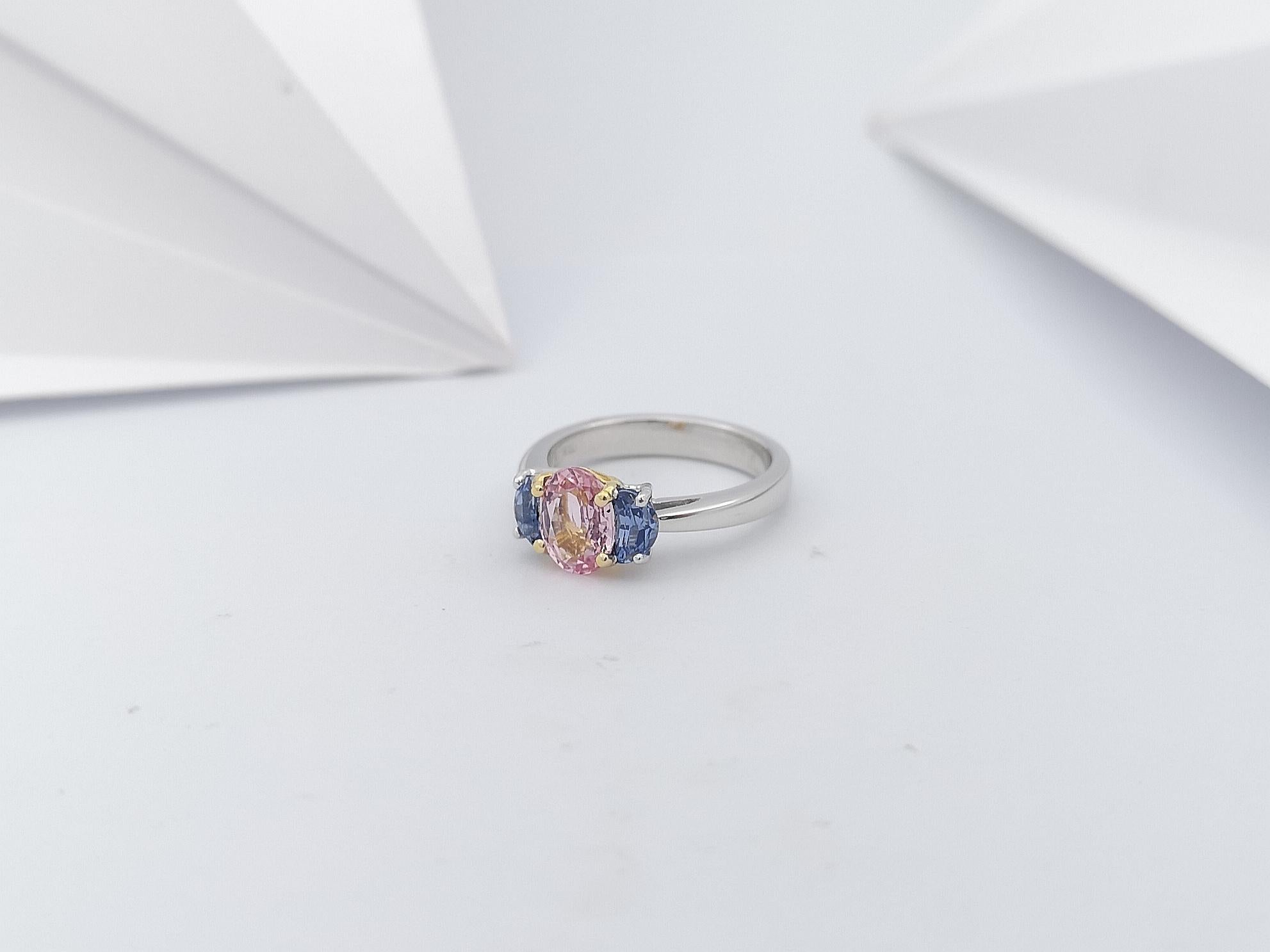 Pink Sapphire with Blue Sapphire Ring Set in 18 Karat Rose Gold and Platinum 950 For Sale 2
