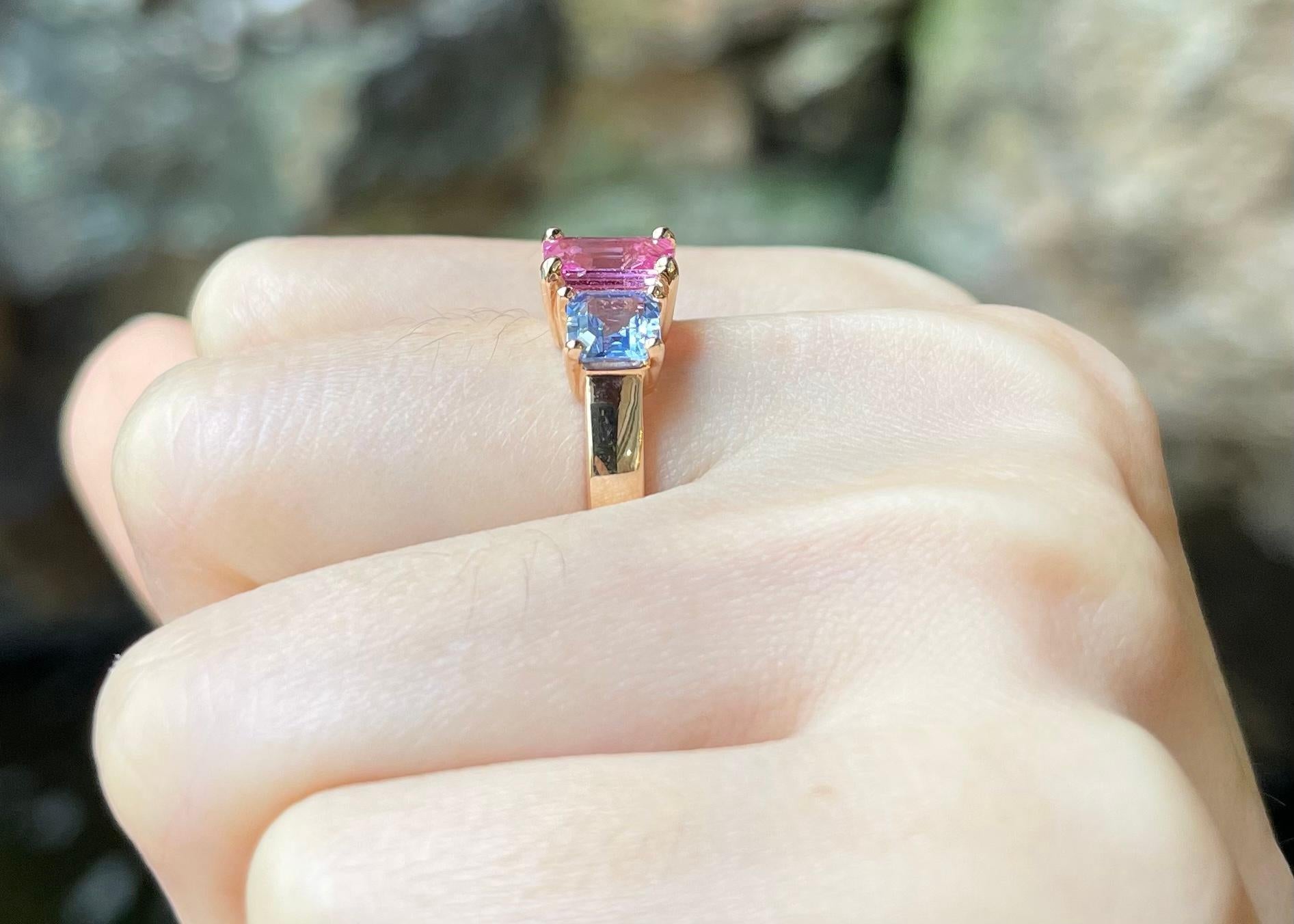 Contemporary Pink Sapphire with Blue Sapphire Ring Set in 18K Rose Gold Settings For Sale
