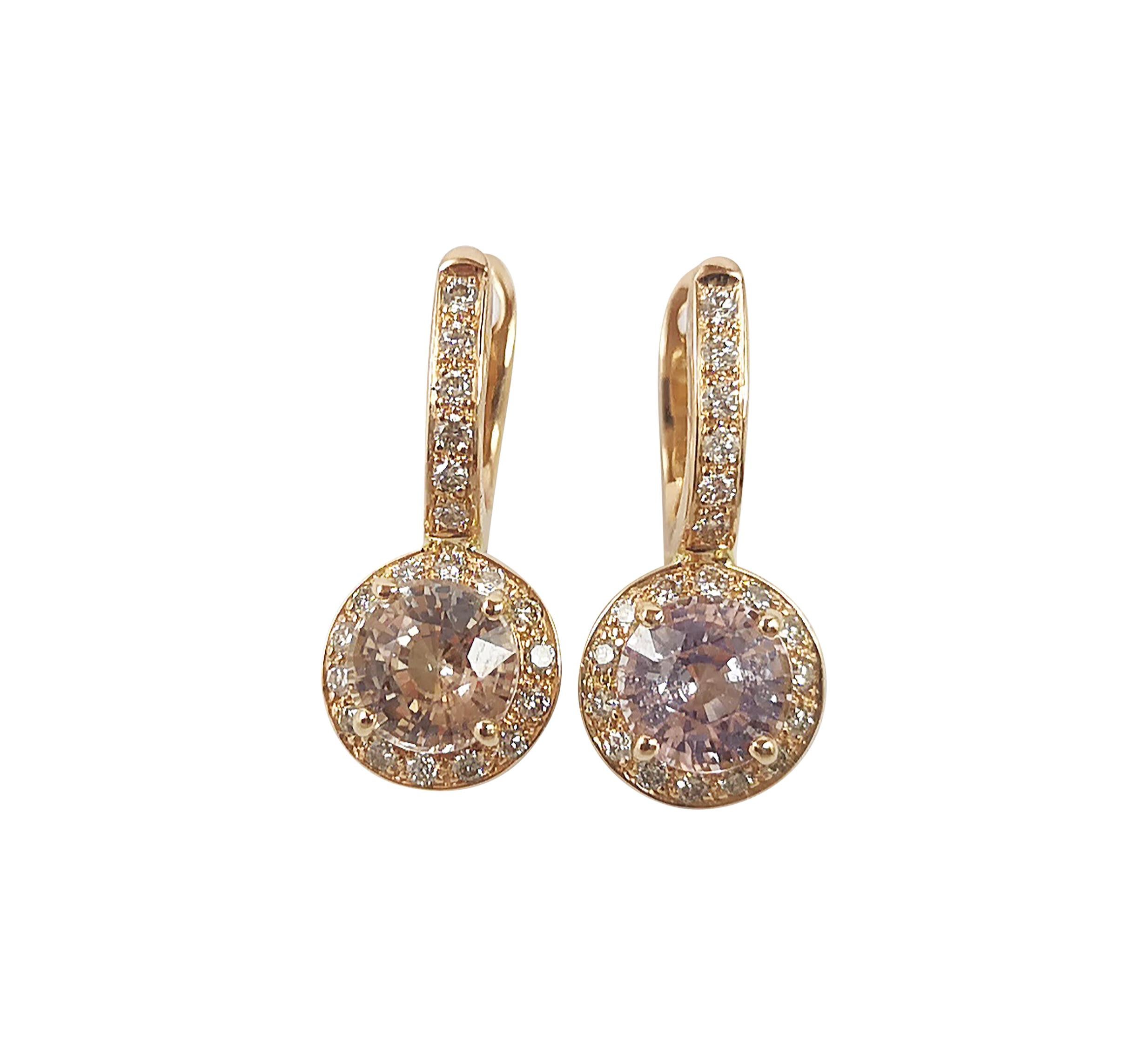 Boucles d'oreilles en or rose 18 carats serties de saphirs roses et de diamants bruns