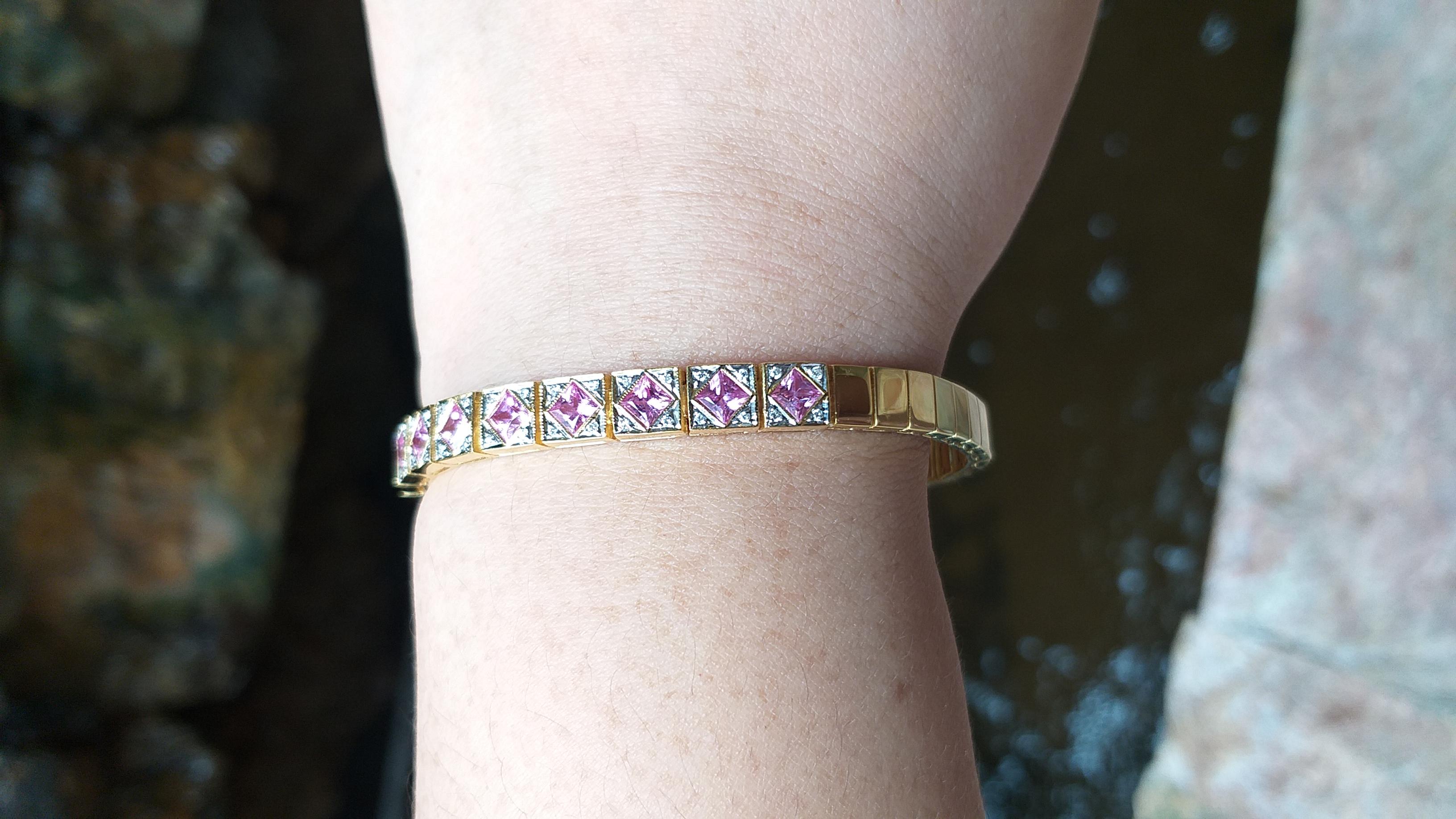 Contemporary Pink Sapphire with Diamond Bracelet Set in 18 Karat Gold Settings For Sale