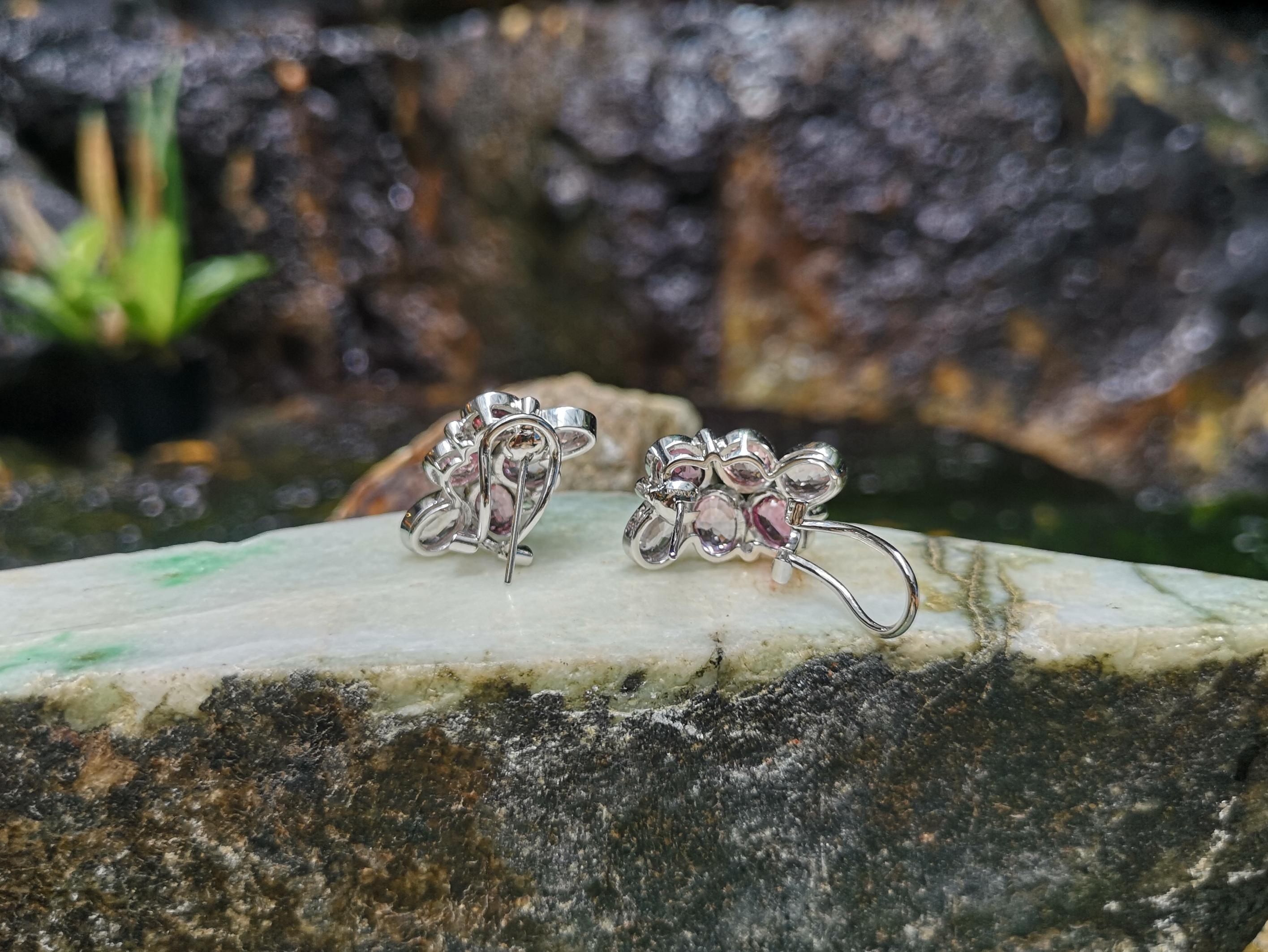 Boucles d'oreilles en or blanc 18 carats avec saphir rose et diamant en vente 2