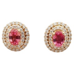 Ohrringe aus 18 Karat Roségold mit rosa Saphir und Diamant in Fassung