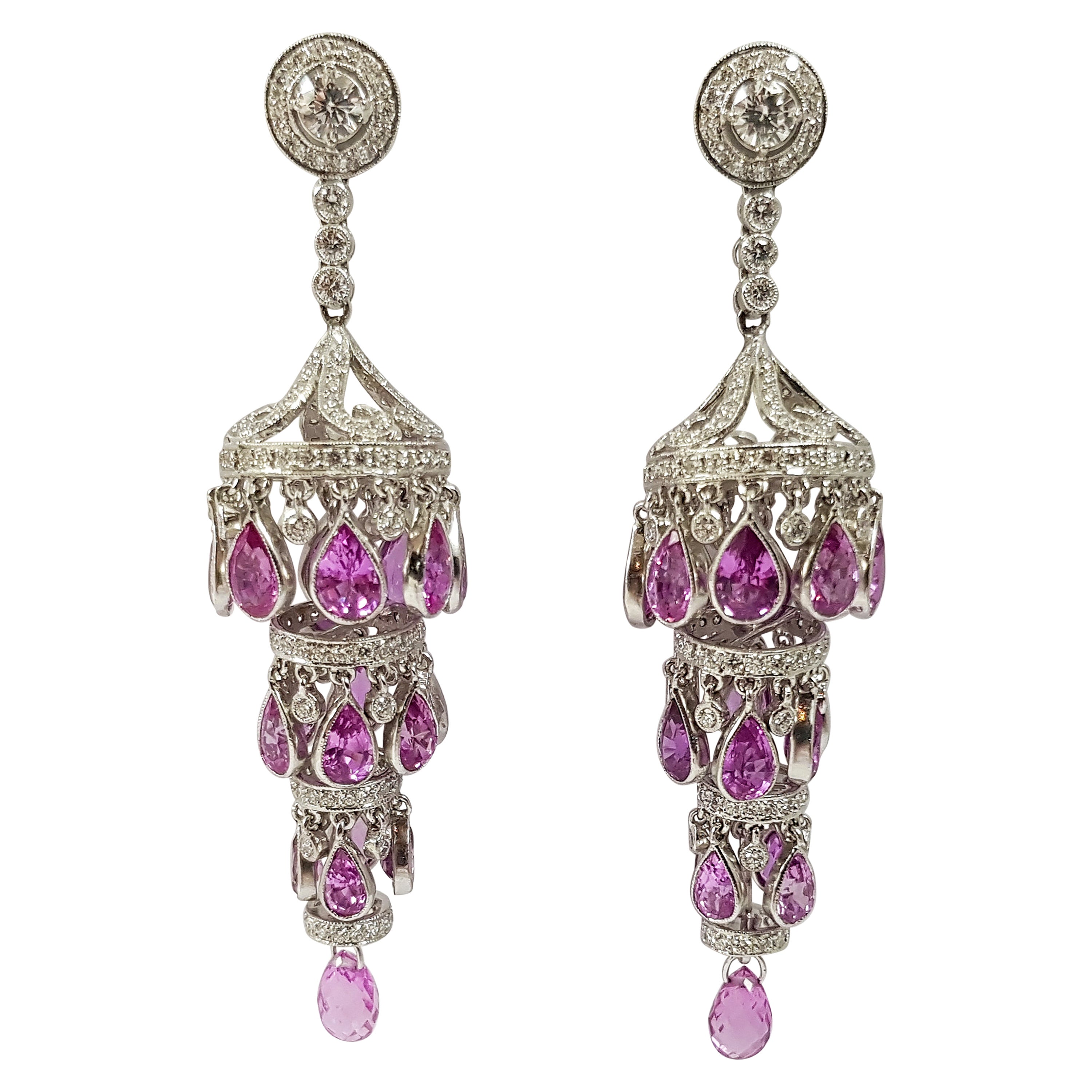Saphir rose avec diamants  Boucles d'oreilles serties dans des montures en or blanc 18 carats