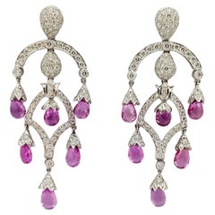 Pendientes de zafiro rosa con diamantes engastados en oro blanco de 18 quilates