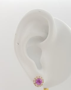 Pendientes de zafiro rosa con diamantes engastados en oro rosa de 18 quilates