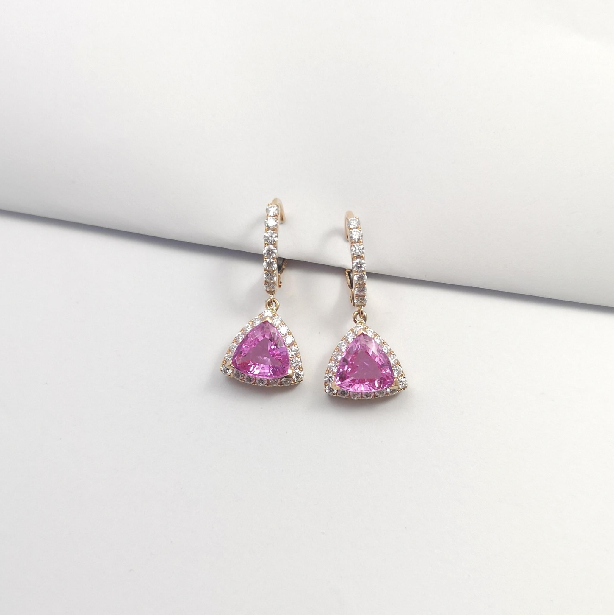 Taglio trillion Orecchini con zaffiro rosa e diamanti con montatura in oro rosa 18K in vendita