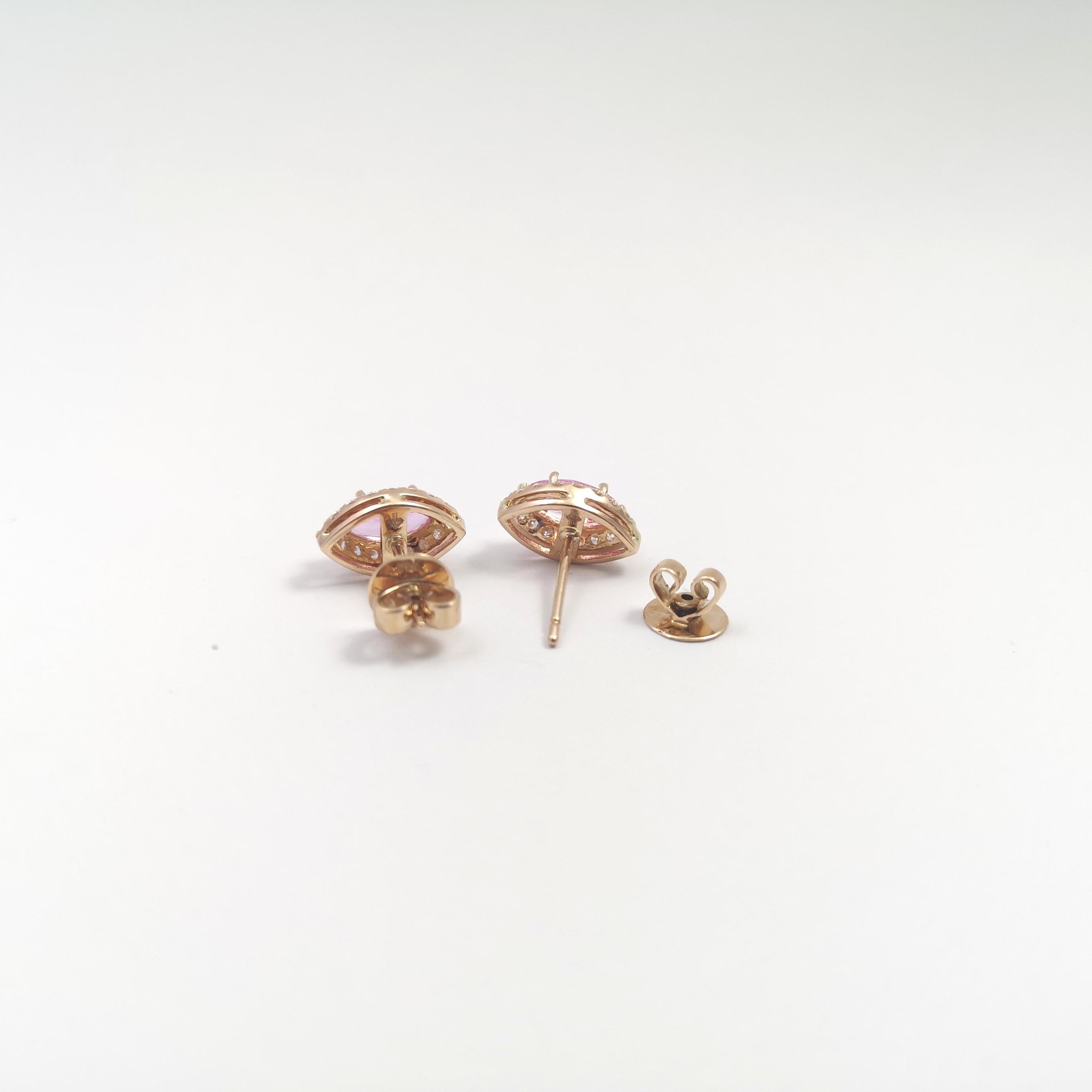Orecchini con zaffiro rosa e diamanti con montatura in oro rosa 18K in vendita 2