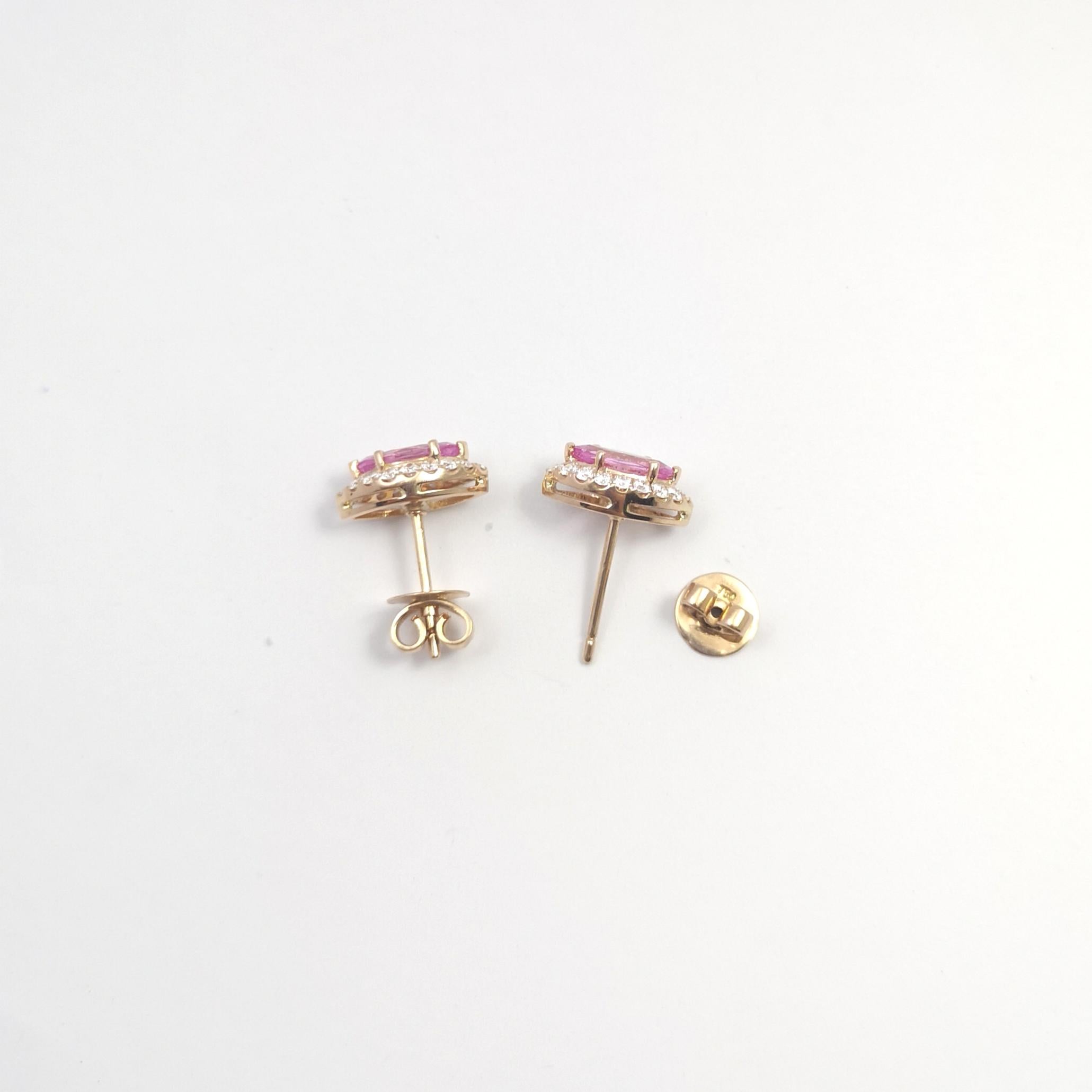 Orecchini con zaffiro rosa e diamanti con montatura in oro rosa 18K in vendita 3