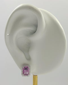 Pendientes de zafiro rosa con diamantes engastados en oro blanco de 18 quilates