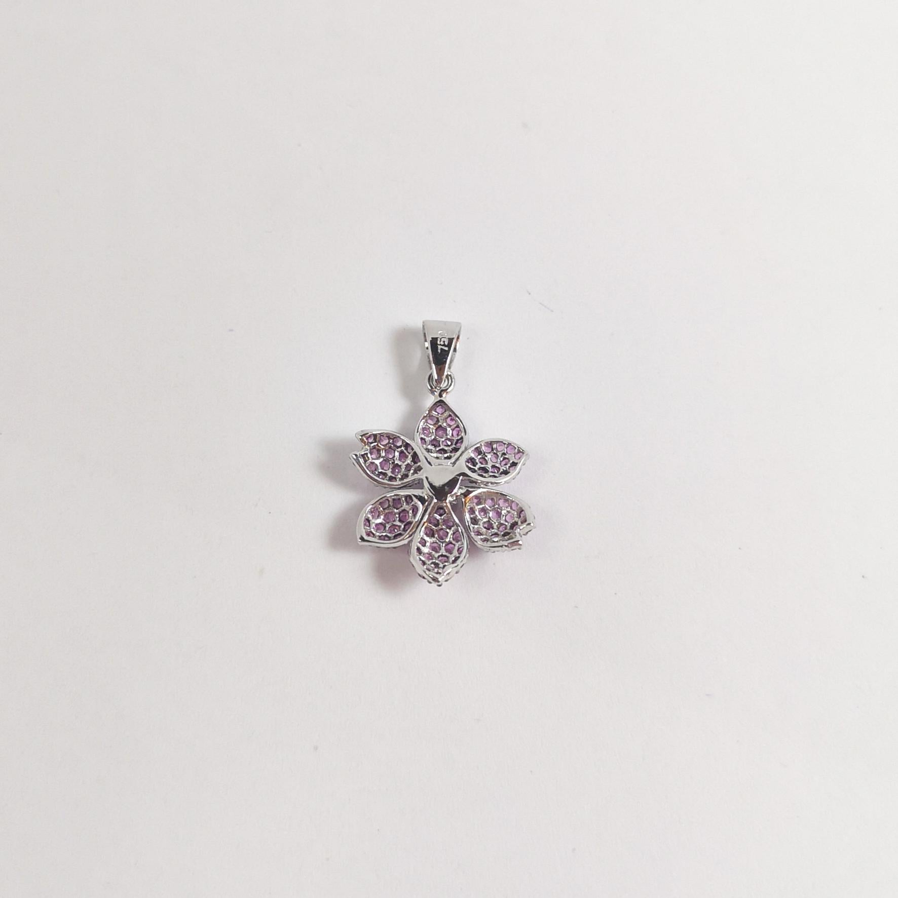Ciondolo con zaffiro rosa e fiore di diamante con montatura in oro bianco 18 carati in vendita 1