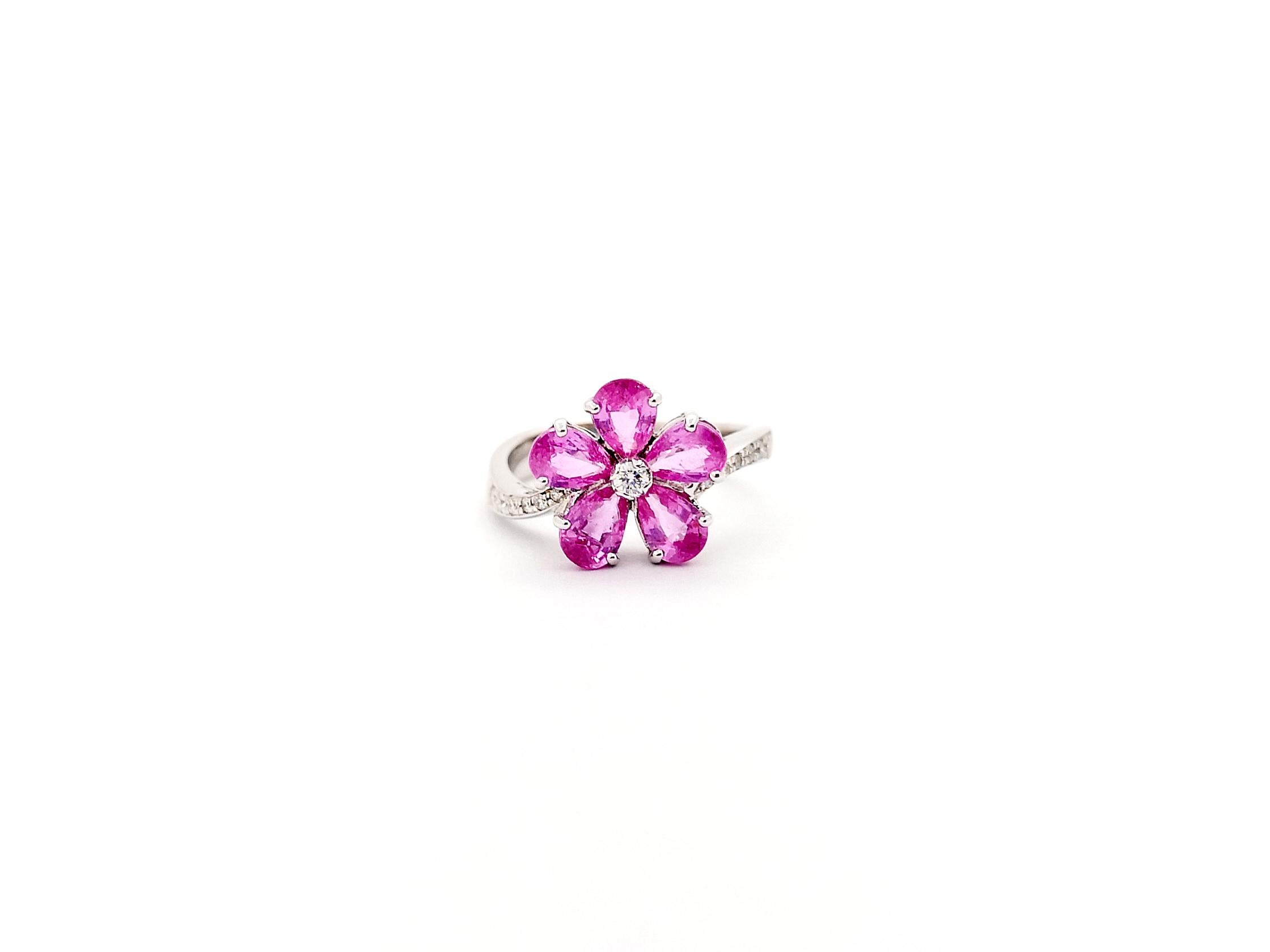 Pink Sapphire with Diamond Flower Ring set in 18K White Gold Settings For Sale 7