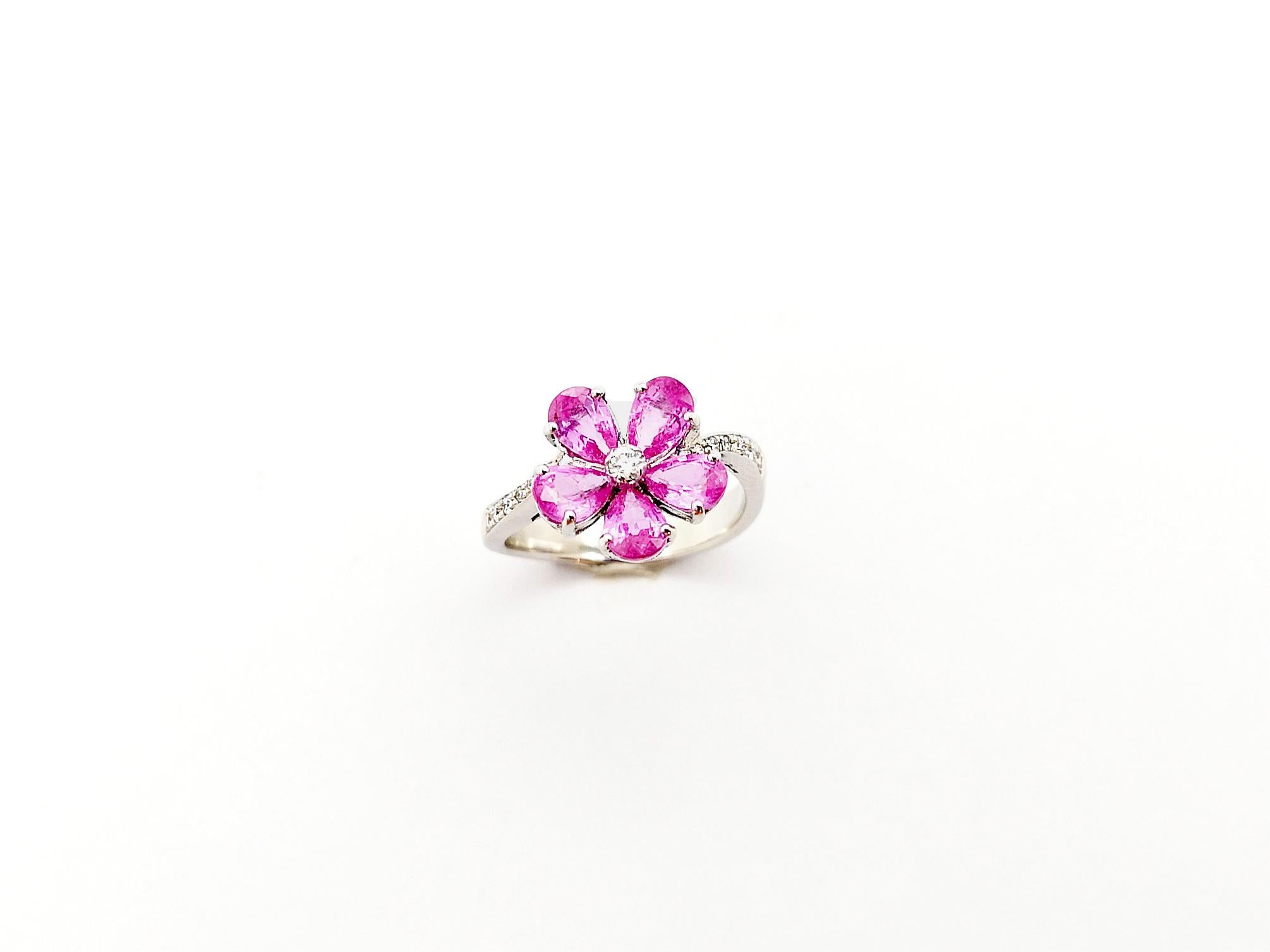 Pink Sapphire with Diamond Flower Ring set in 18K White Gold Settings For Sale 9