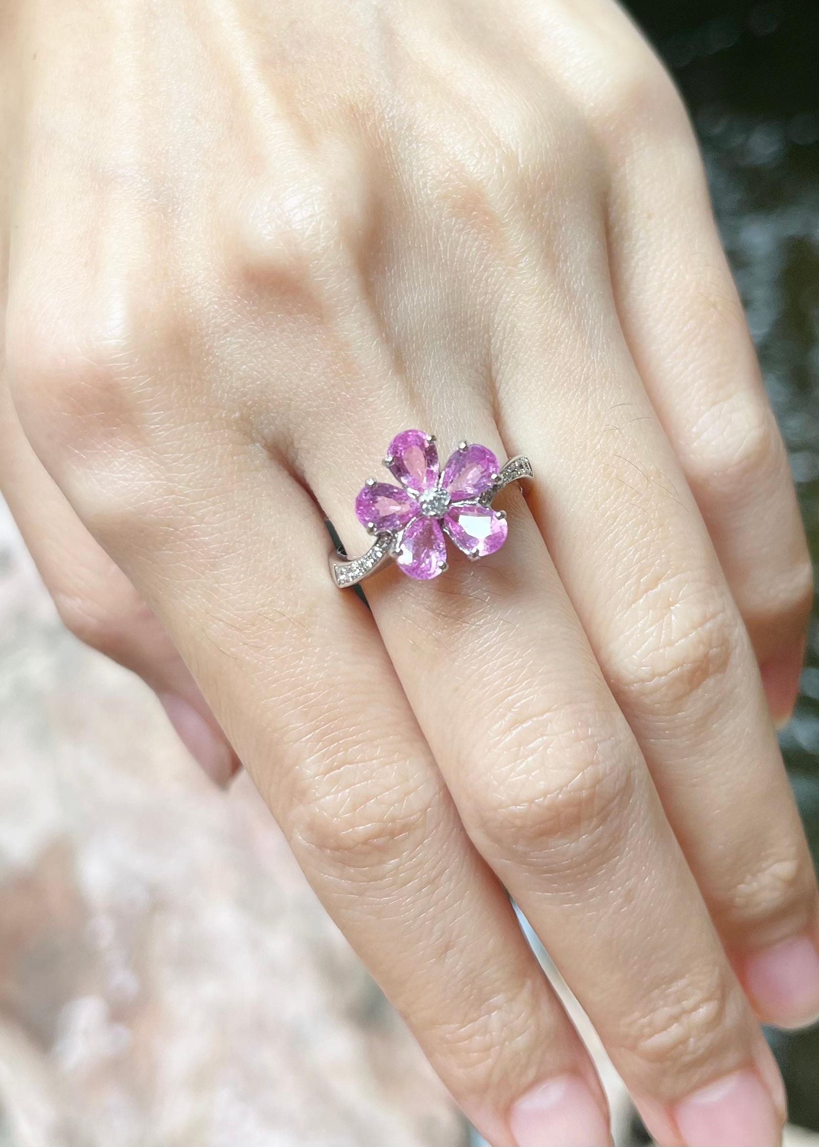 Pink Sapphire with Diamond Flower Ring set in 18K White Gold Settings For Sale 4
