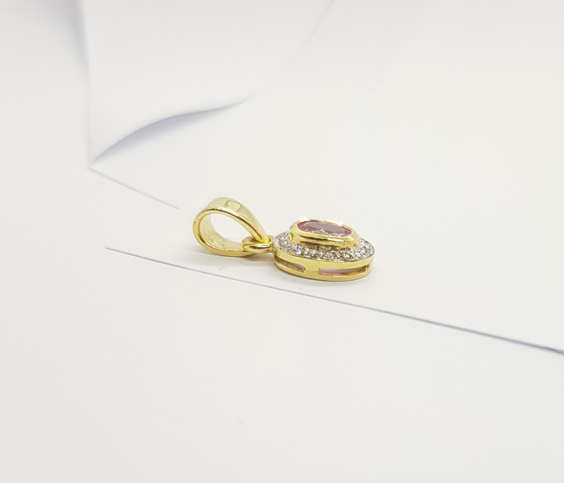 Pinker Saphir mit Diamant-Anhänger in 18 Karat Goldfassung (Ovalschliff) im Angebot