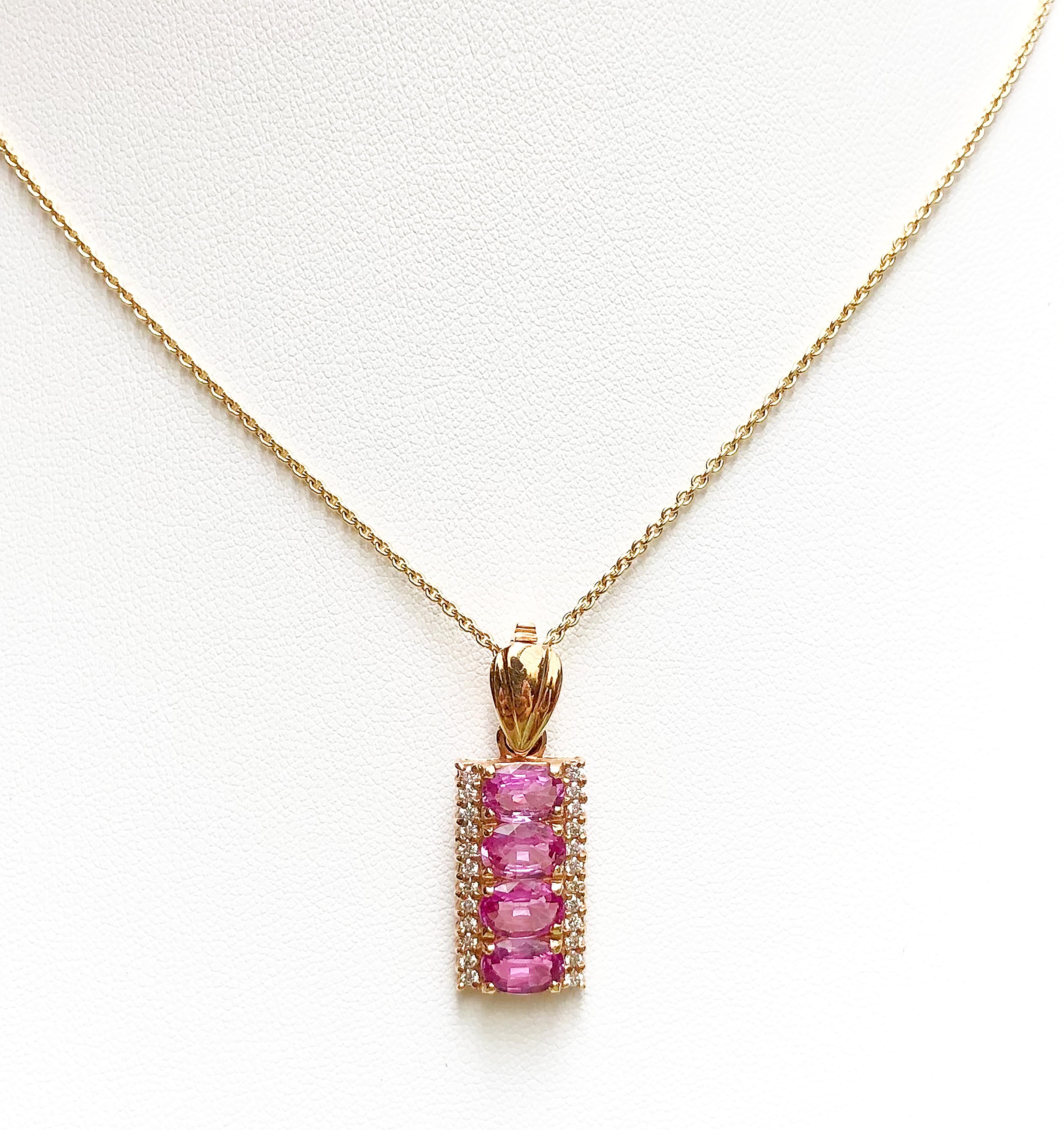 Pendentif en saphir rose 3,33 carats et diamant 0,33 carat serti dans une monture en or rose 18 carats
(chaîne non incluse)

Largeur :  1.1 cm 
Longueur : 3,0 cm
Poids total : 5,6 grammes

