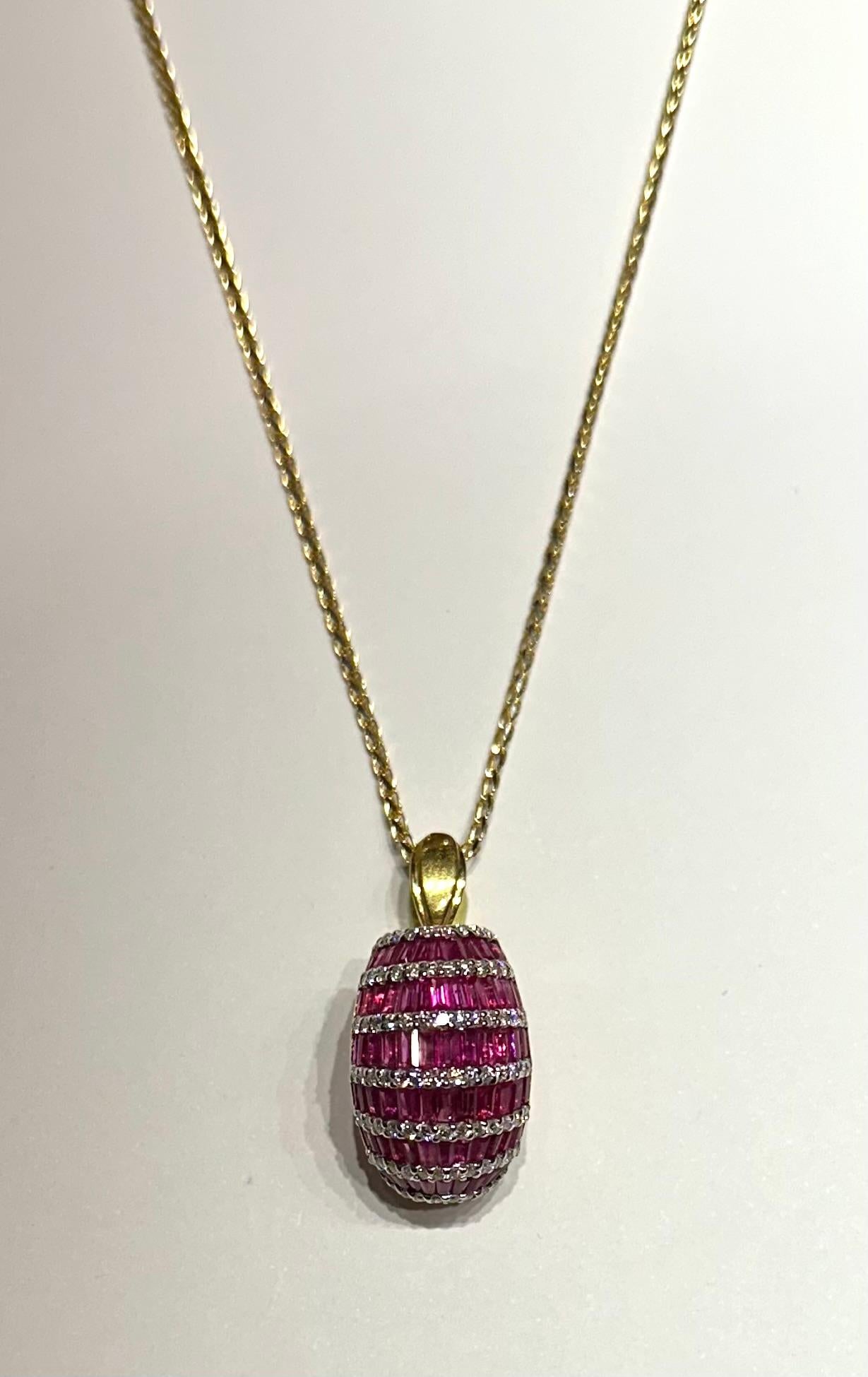 Taglio a rosa Ciondolo con zaffiro rosa e diamanti in oro rosa 18 carati (ordine personalizzato) in vendita
