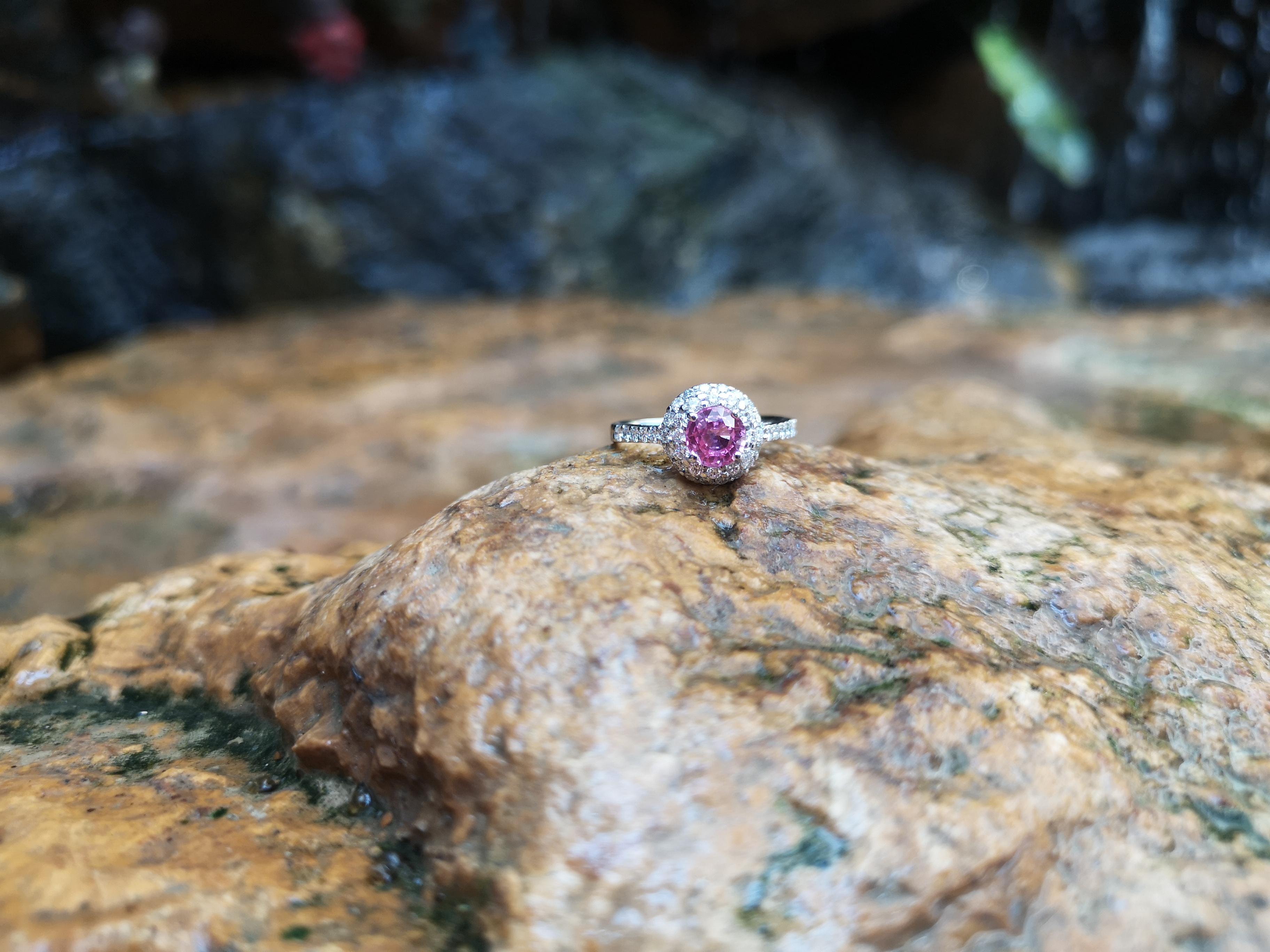 Round Cut Pink Sapphire with Diamond Ring Set in 18 Karat White Gold Settings For Sale 1