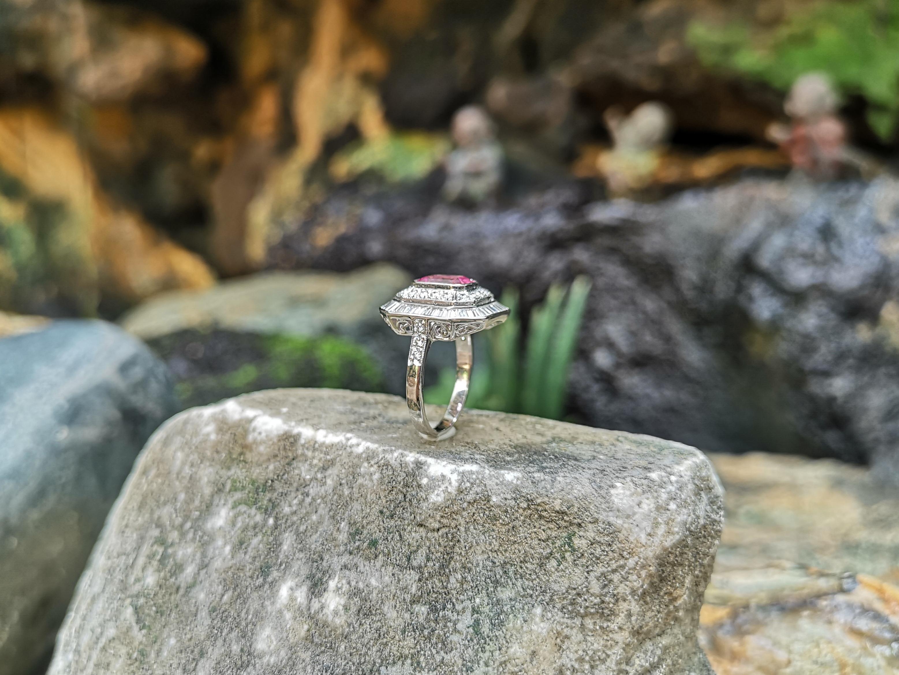 Ring mit rosa rosa Saphir und Diamant in 18 Karat Weißgoldfassung 1