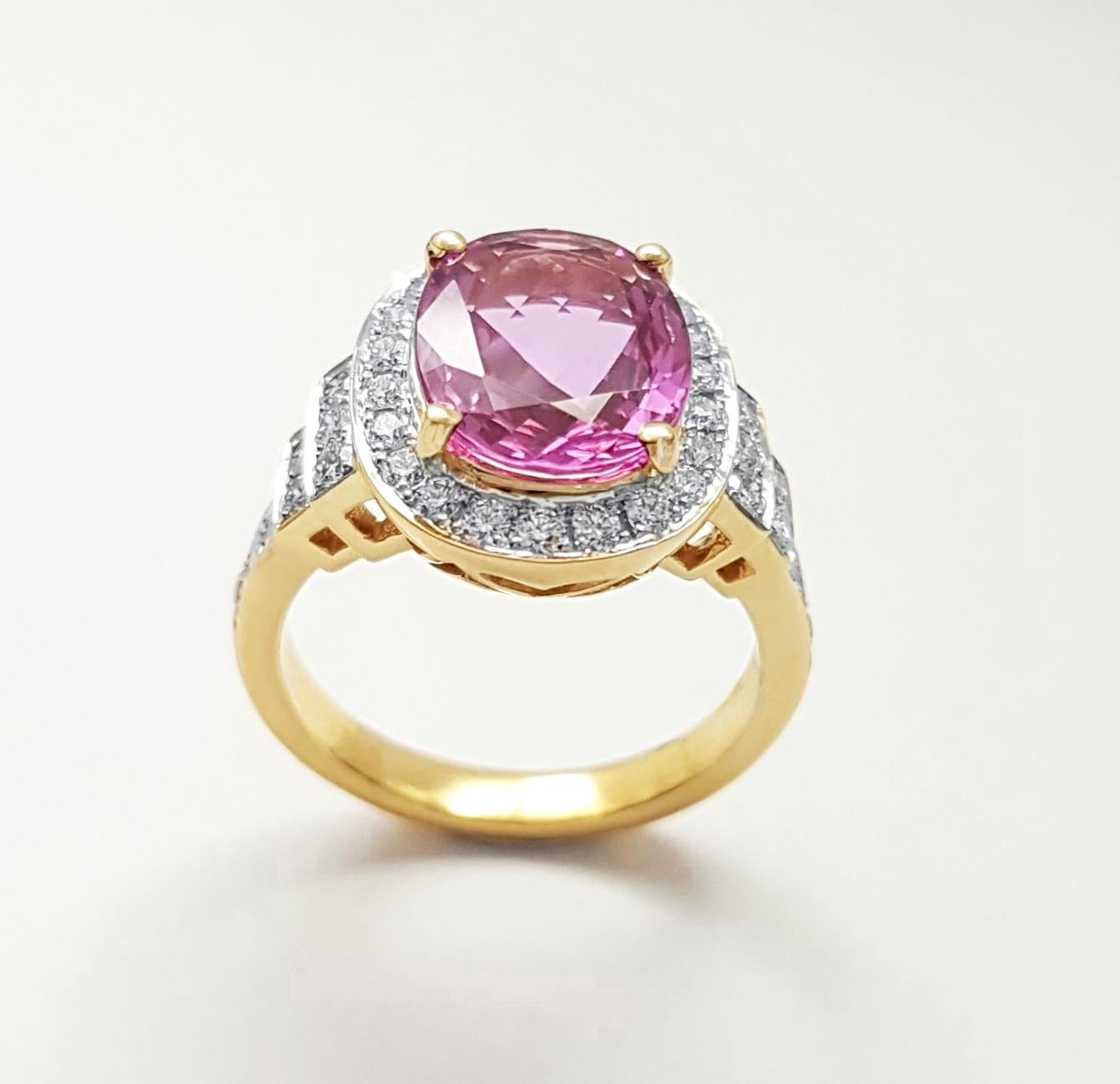 Pink Sapphire with Diamond Ring set in 18K Gold Settings For Sale 5