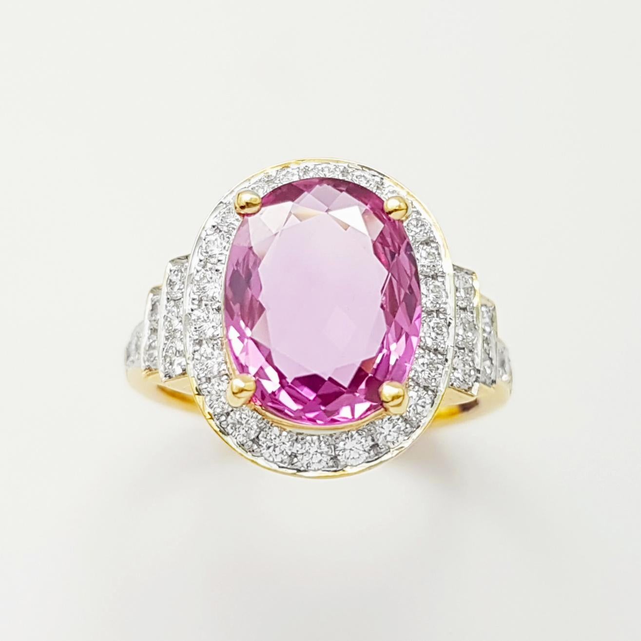 Pink Sapphire with Diamond Ring set in 18K Gold Settings For Sale 6