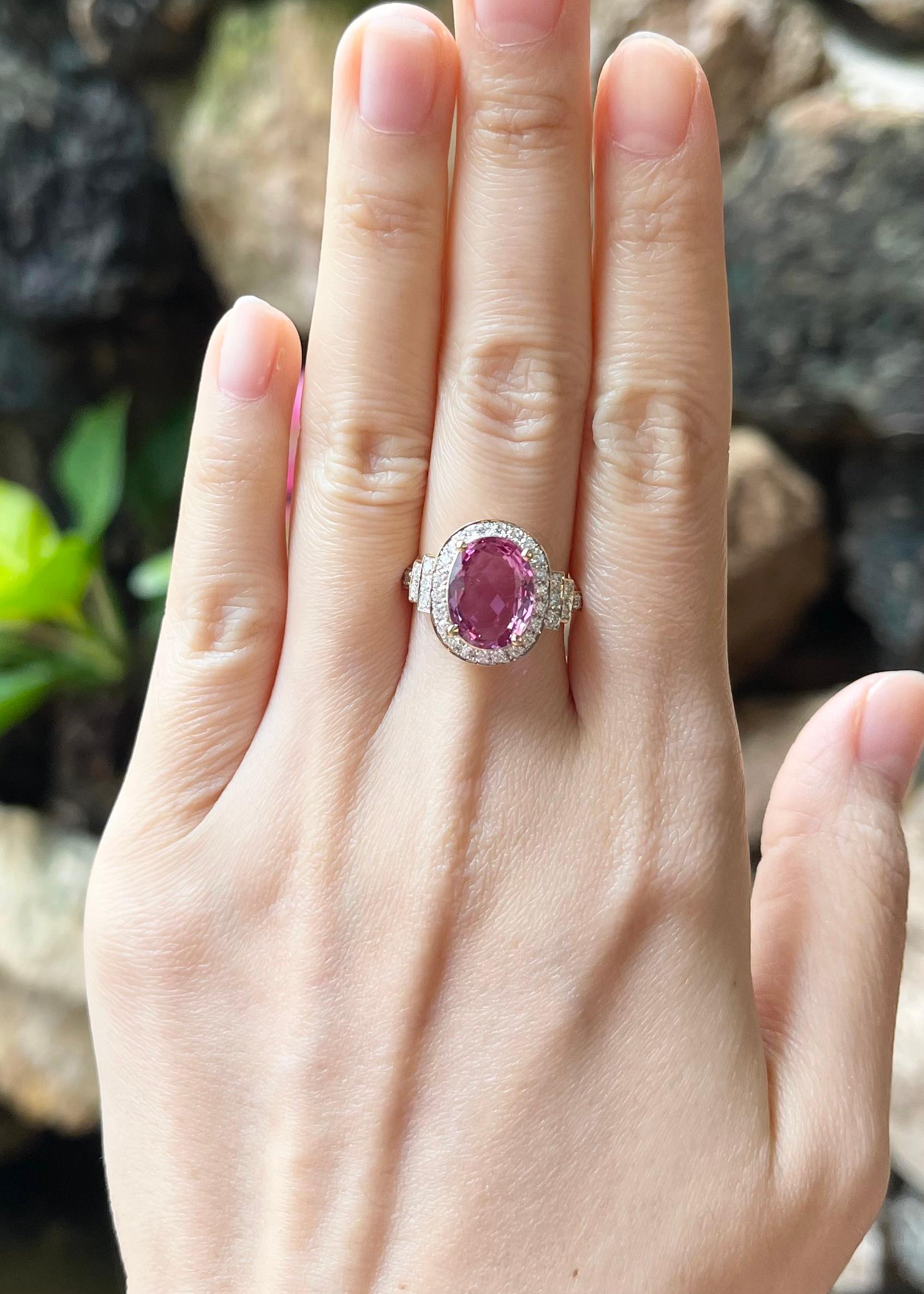 Pink Sapphire 3.38 carats with Diamond 0.67 carat Ring set in 18K Gold Settings


Width:  1.3 cm 
Length: 1.6 cm
Ring Size: 53
Total Weight: 7.07 grams

