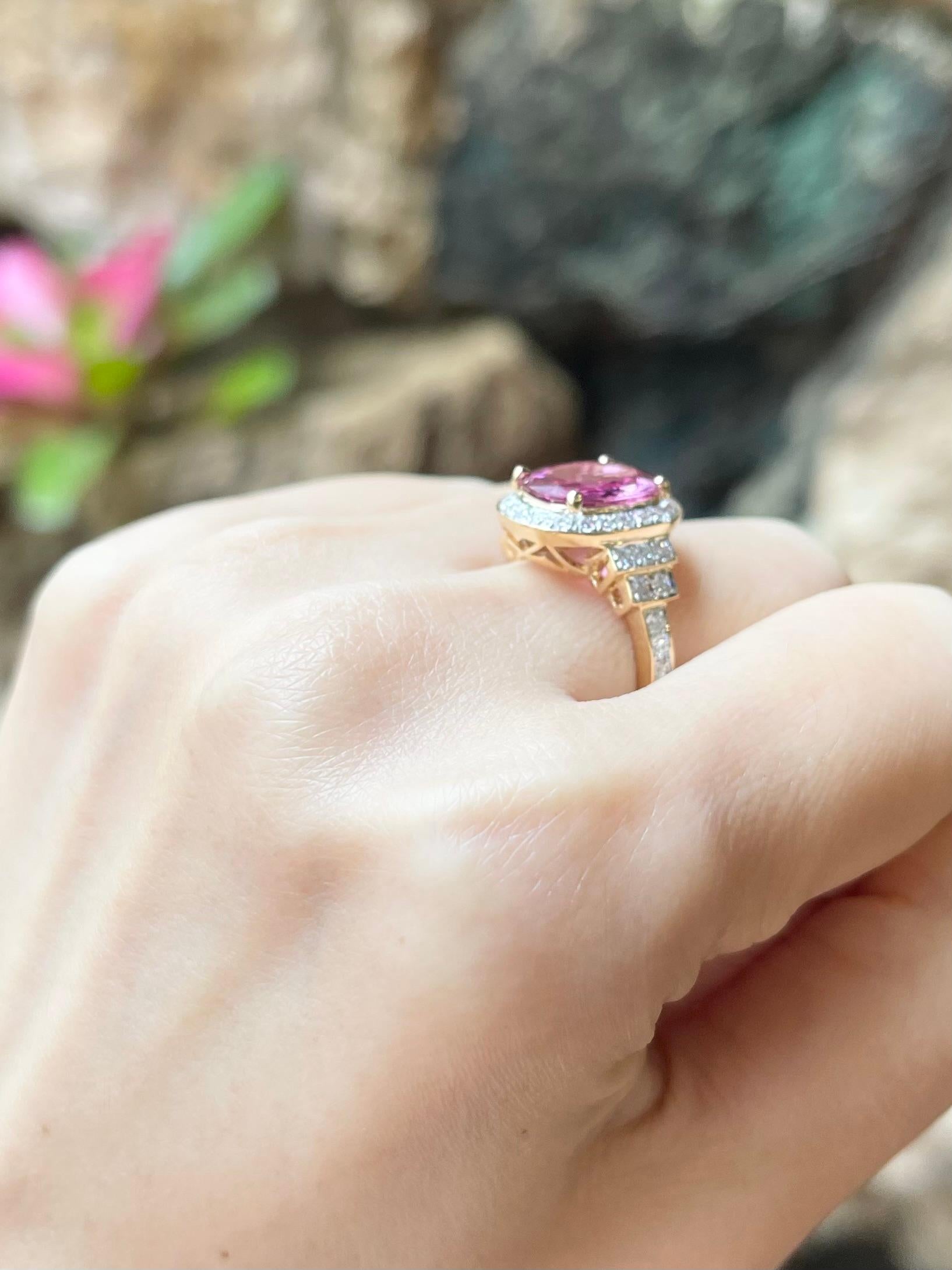 Women's Pink Sapphire with Diamond Ring set in 18K Gold Settings For Sale
