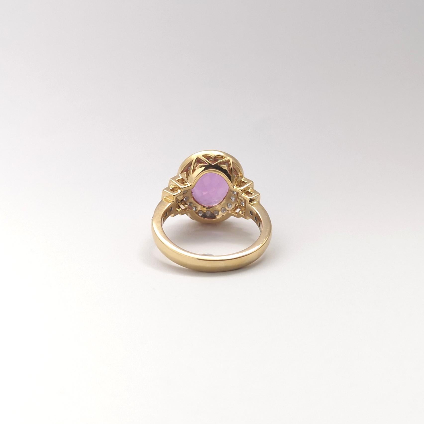 Pink Sapphire with Diamond Ring set in 18K Gold Settings For Sale 3