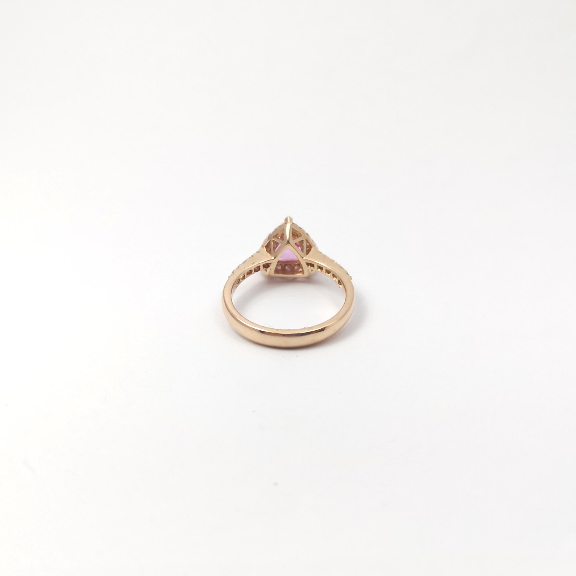 Anello con zaffiro rosa e diamante con montatura in oro rosa 18 carati in vendita 4