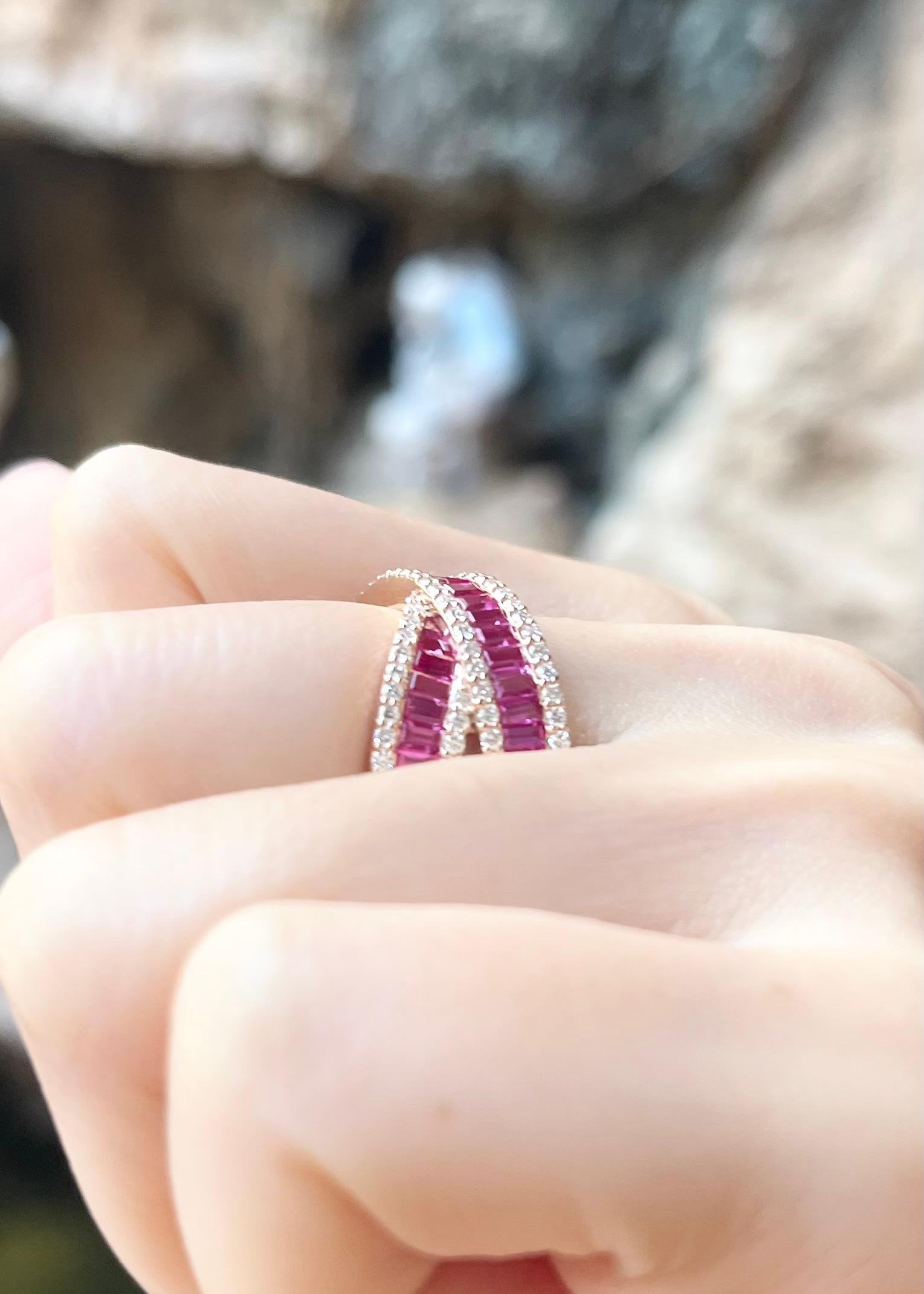 Bague en or rose 18 carats sertie d'un saphir rose et de diamants Pour femmes en vente