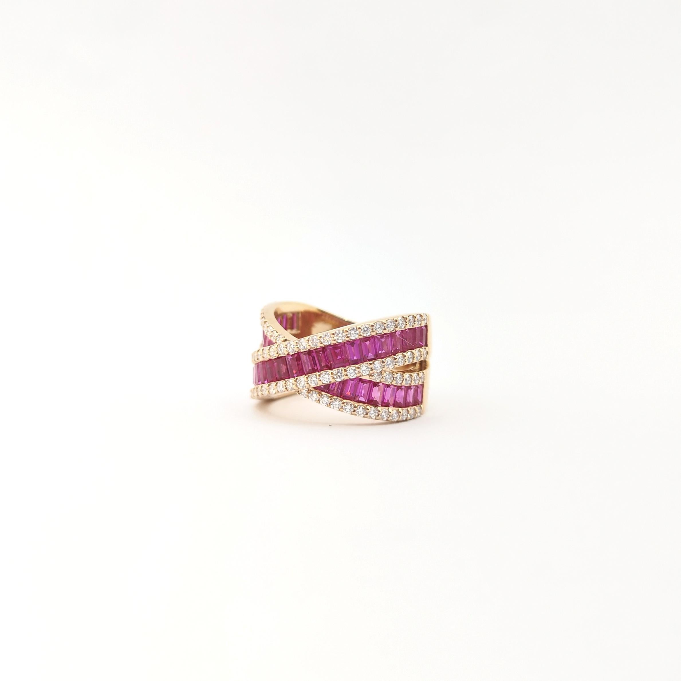 Bague en or rose 18 carats sertie d'un saphir rose et de diamants en vente 3