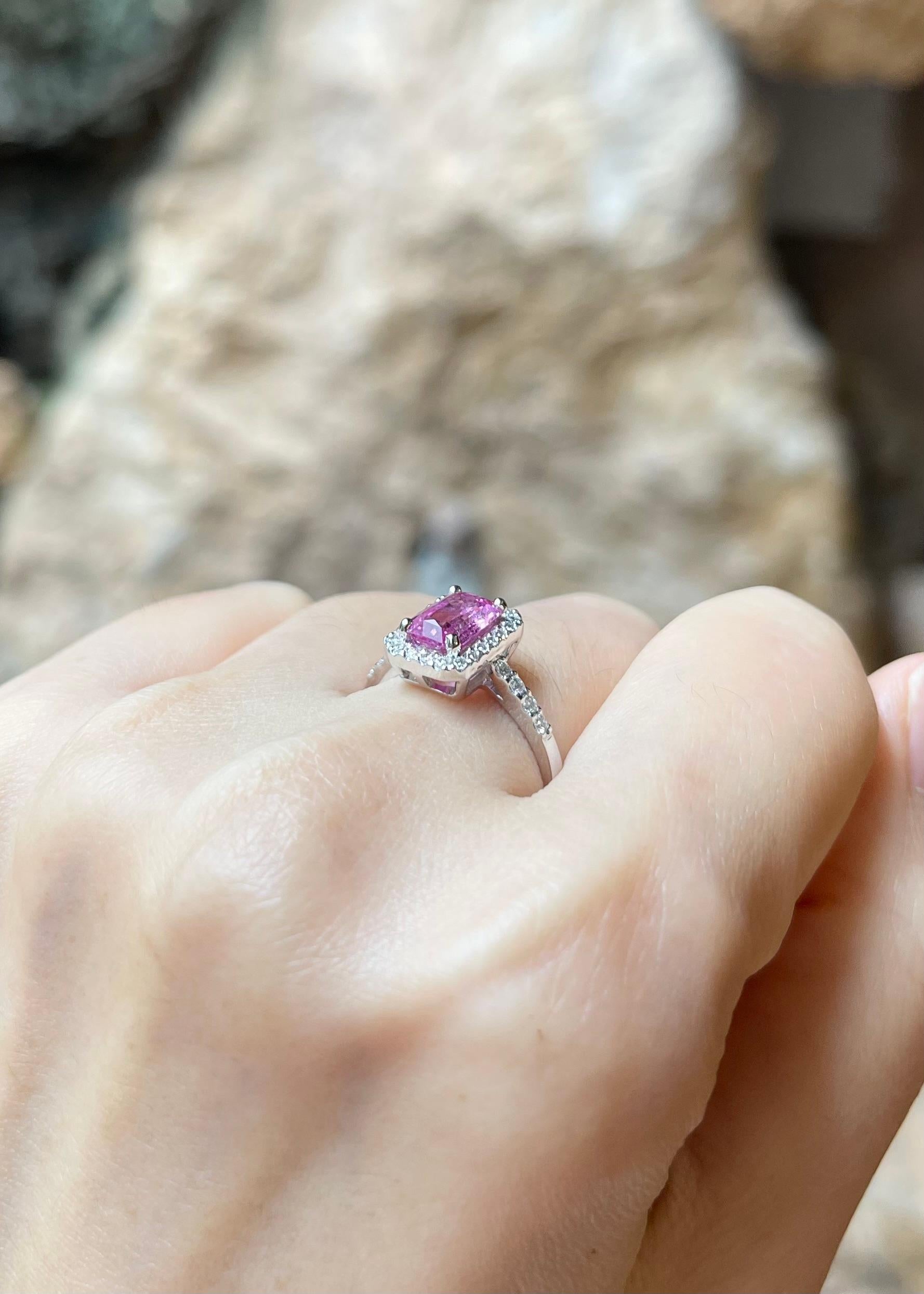 Pink Sapphire mit Diamond Ring in 18K Weißgold gefasst Damen im Angebot