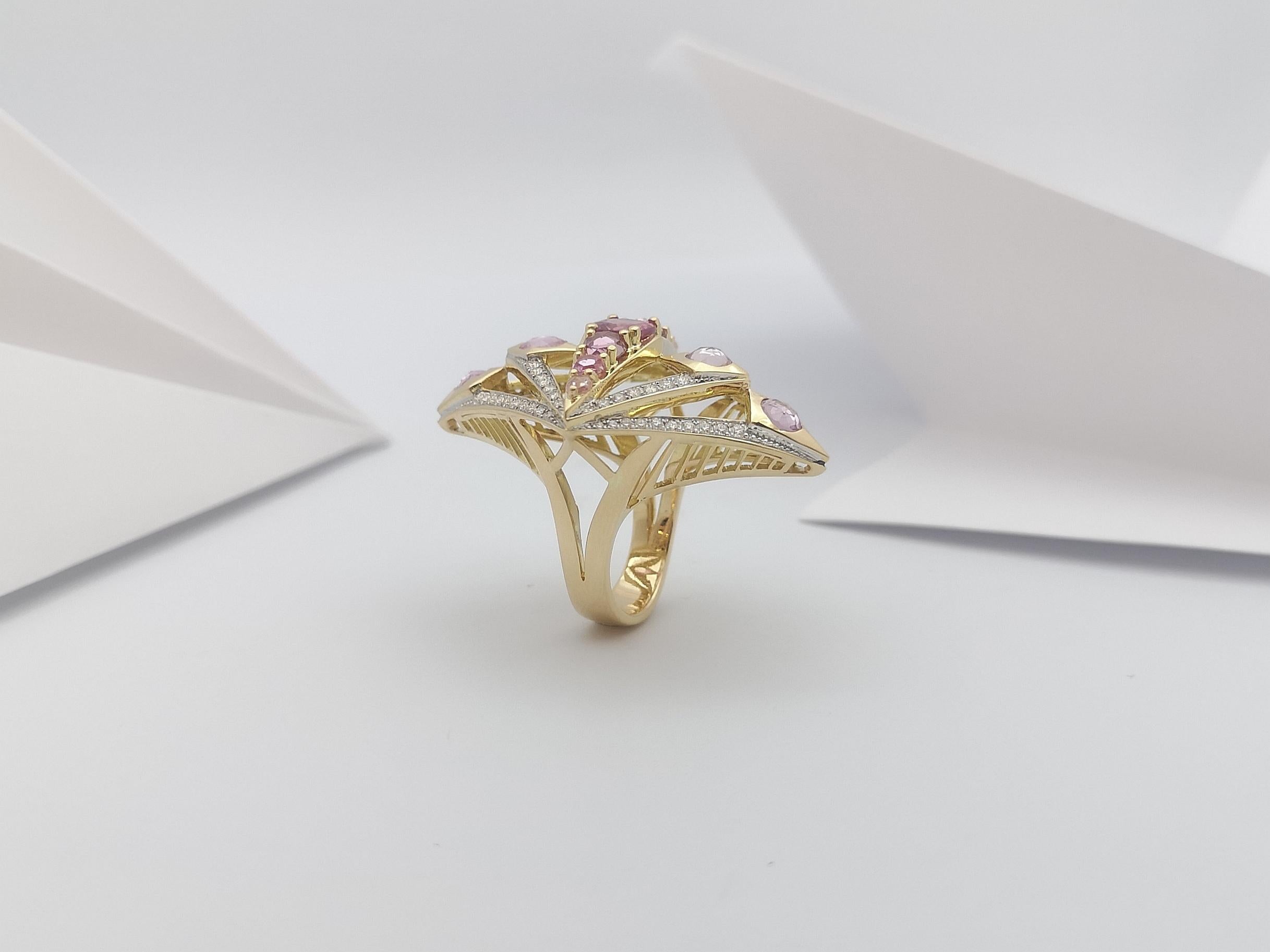 Pink Sapphire with Diamond Ring Set in 18 Karat Gold Settings For Sale 7