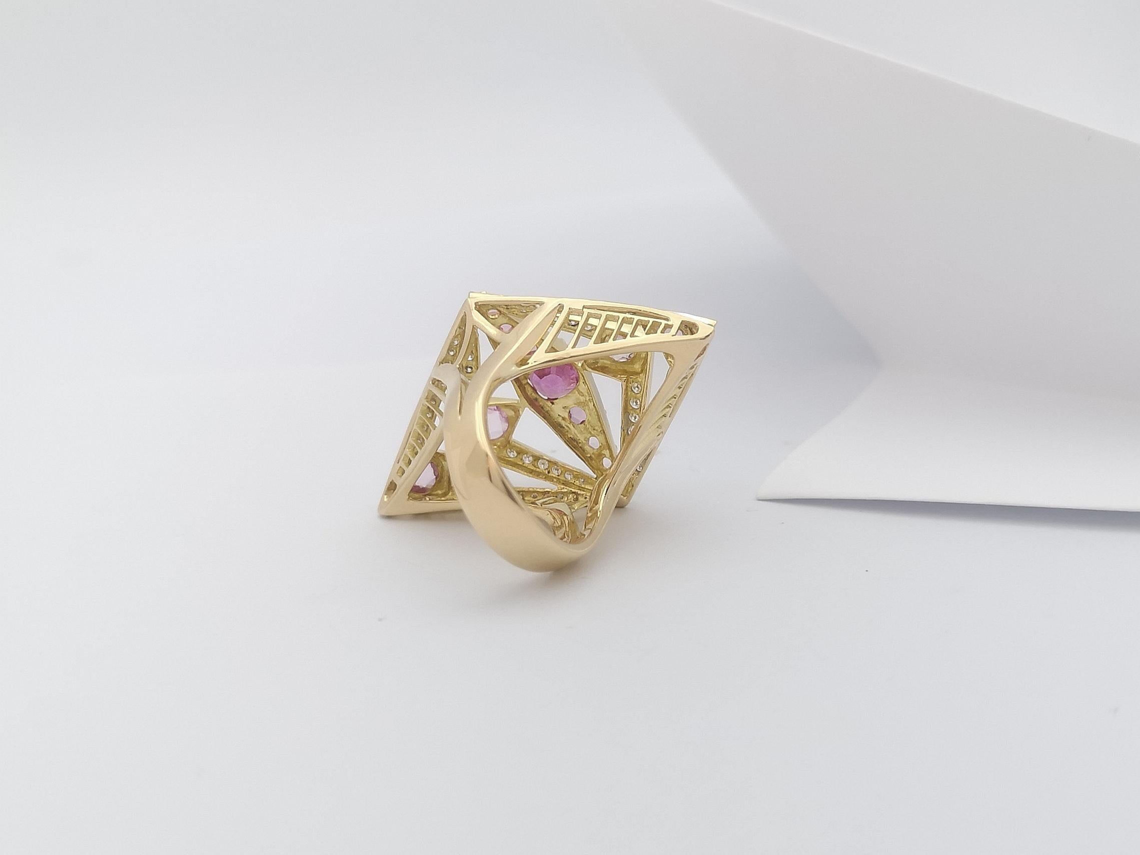 Pink Sapphire with Diamond Ring Set in 18 Karat Gold Settings For Sale 3