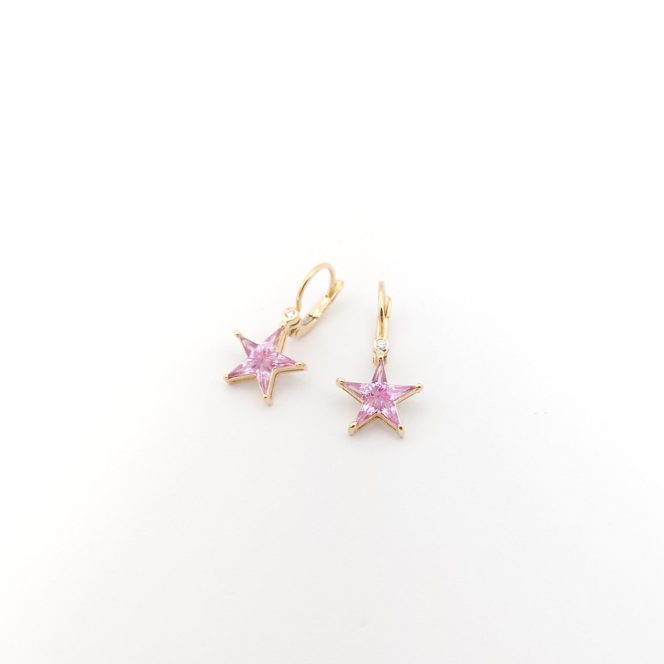 Pink Sapphire with Diamond Star Earrings set in 18K Rose Gold Settings In New Condition For Sale In Bangkok, TH