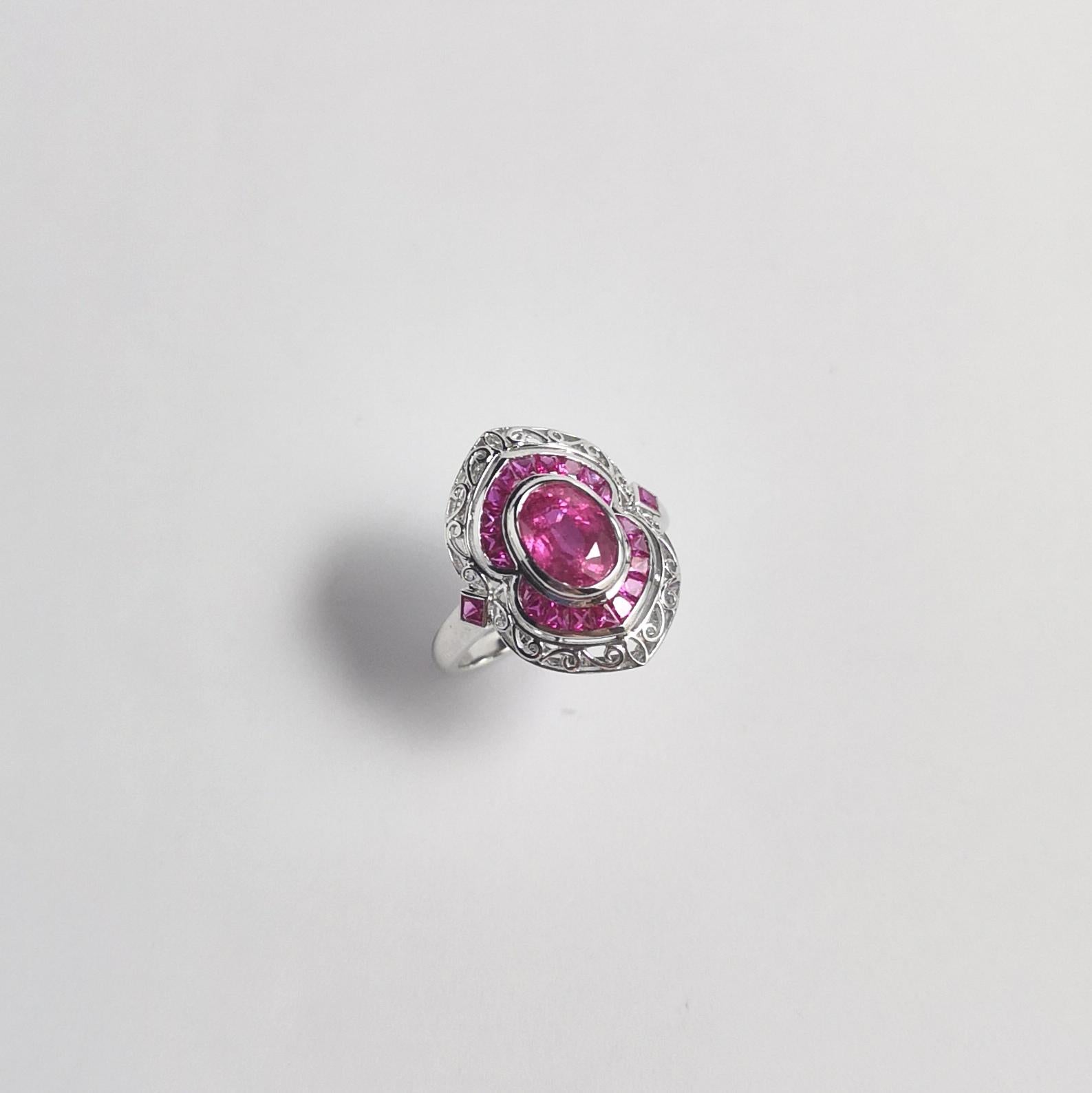 Anello con zaffiro rosa e rubino incastonato in oro bianco 18 carati in vendita 4