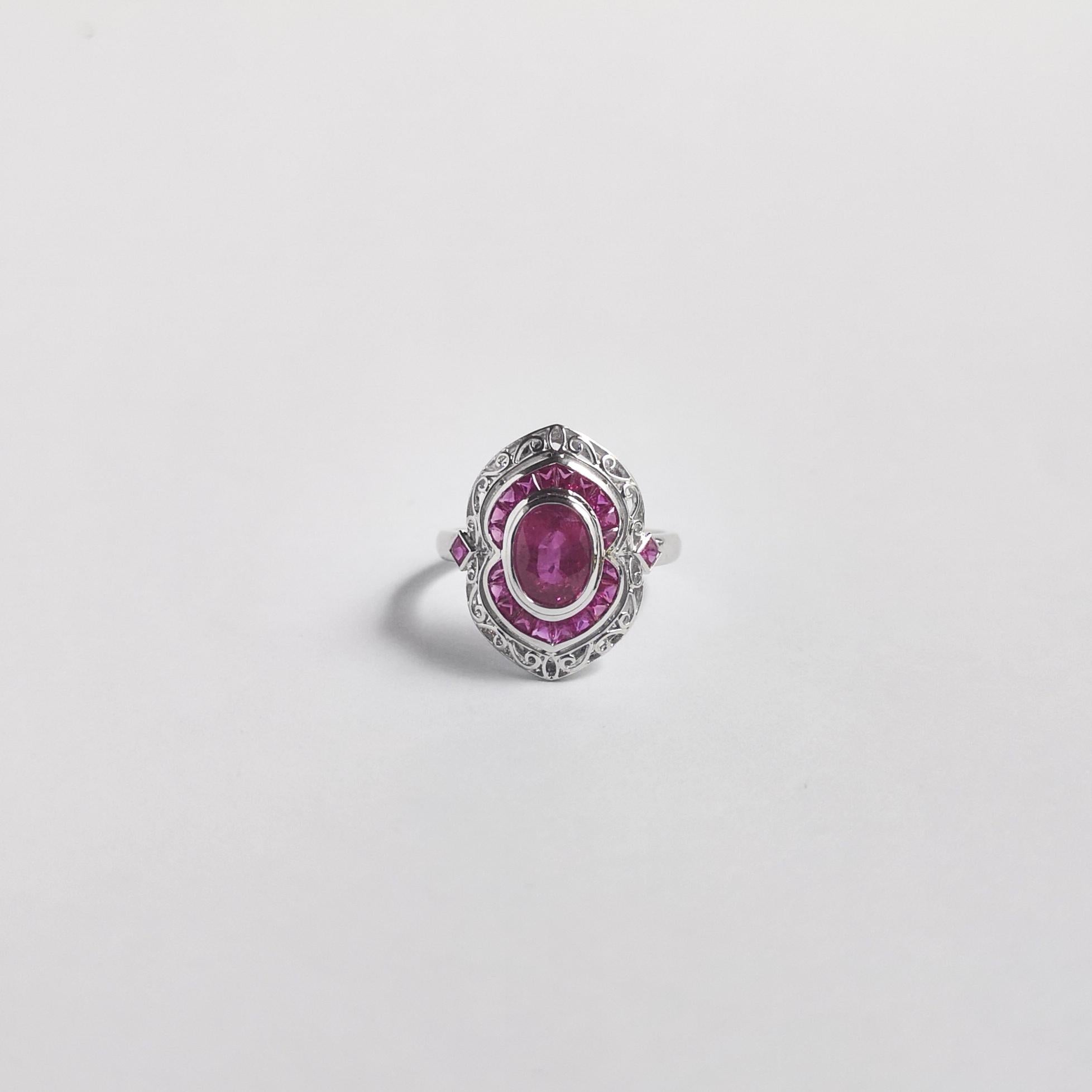 Anello con zaffiro rosa e rubino incastonato in oro bianco 18 carati in vendita 8