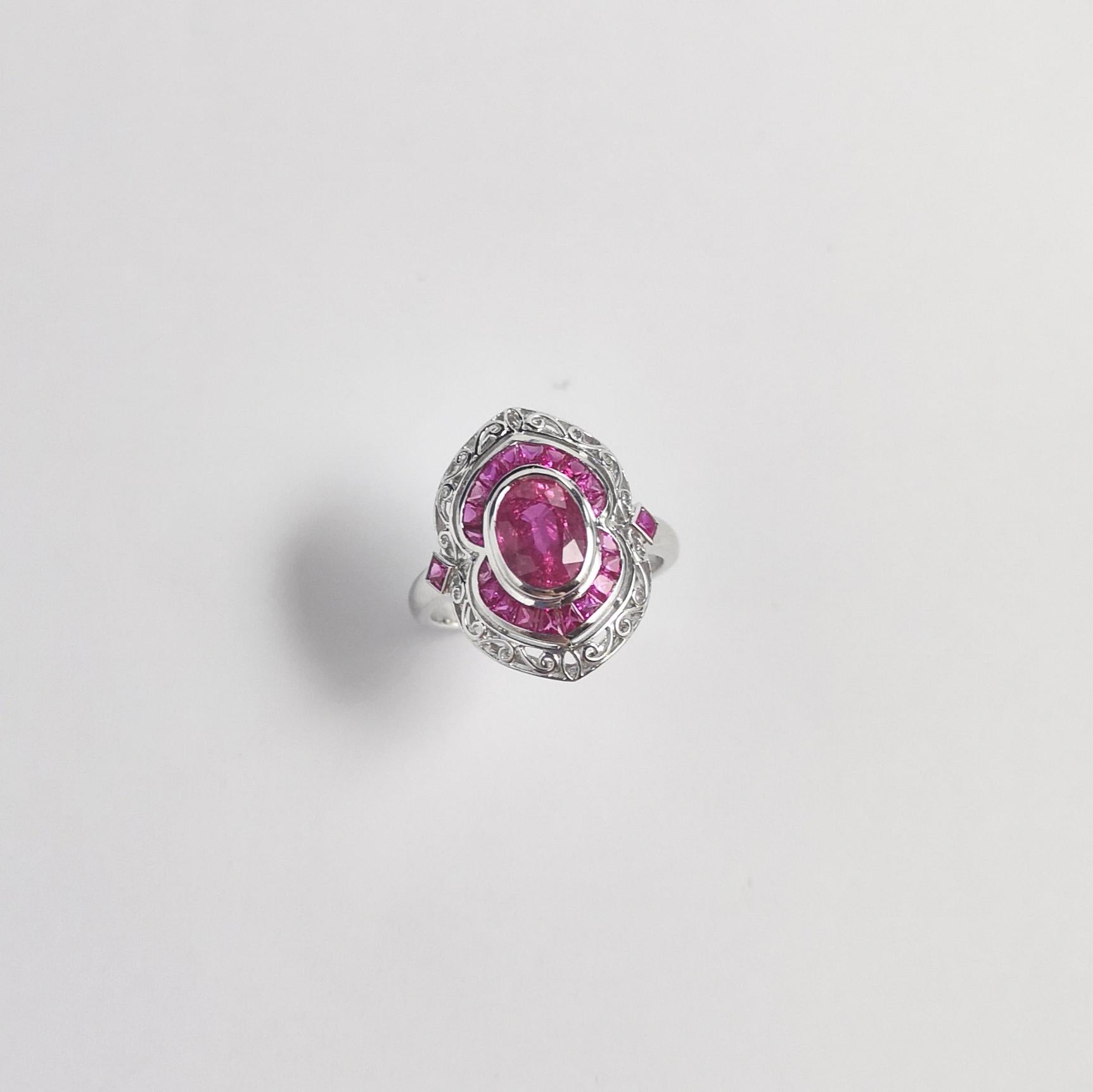 Anello con zaffiro rosa e rubino incastonato in oro bianco 18 carati in vendita 10