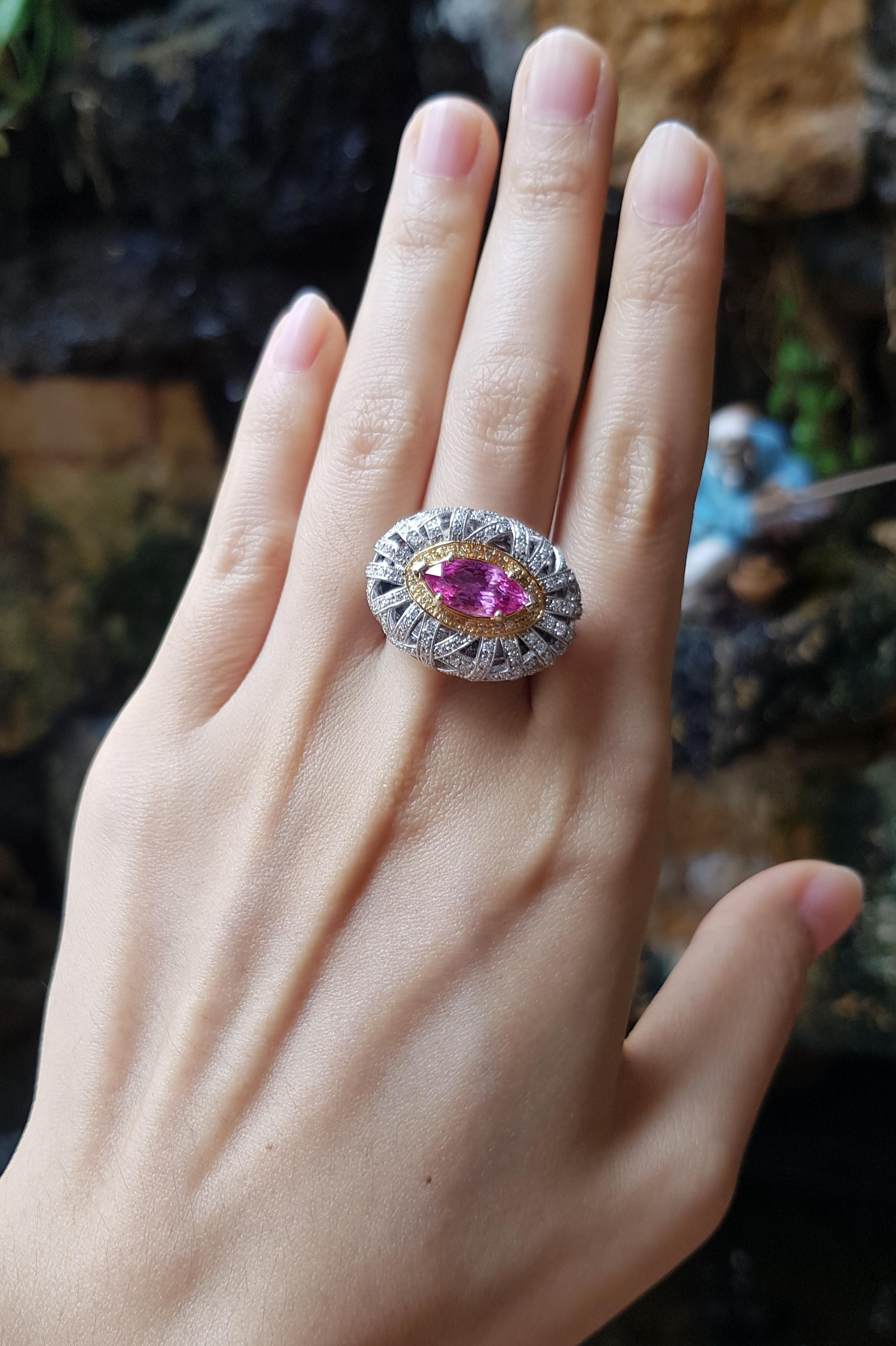 Pink Sapphire with Yellow Diamond and Diamond Ring Set in 18 Karat White Gold In New Condition For Sale In Bangkok, TH