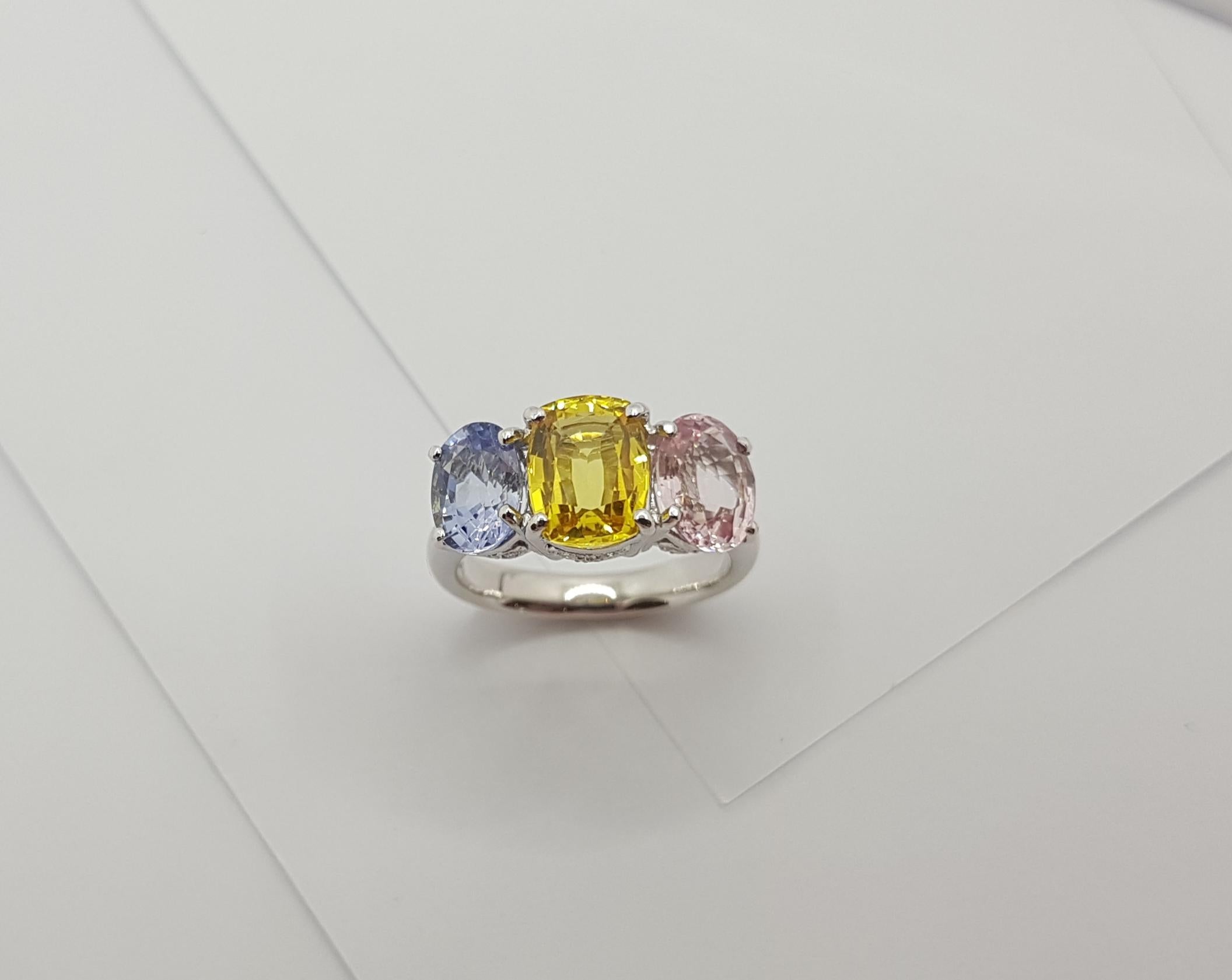 Women's Pink Sapphire, Yellow Sapphire, Blue Sapphire Ring Set in 14 Karat White Gold For Sale