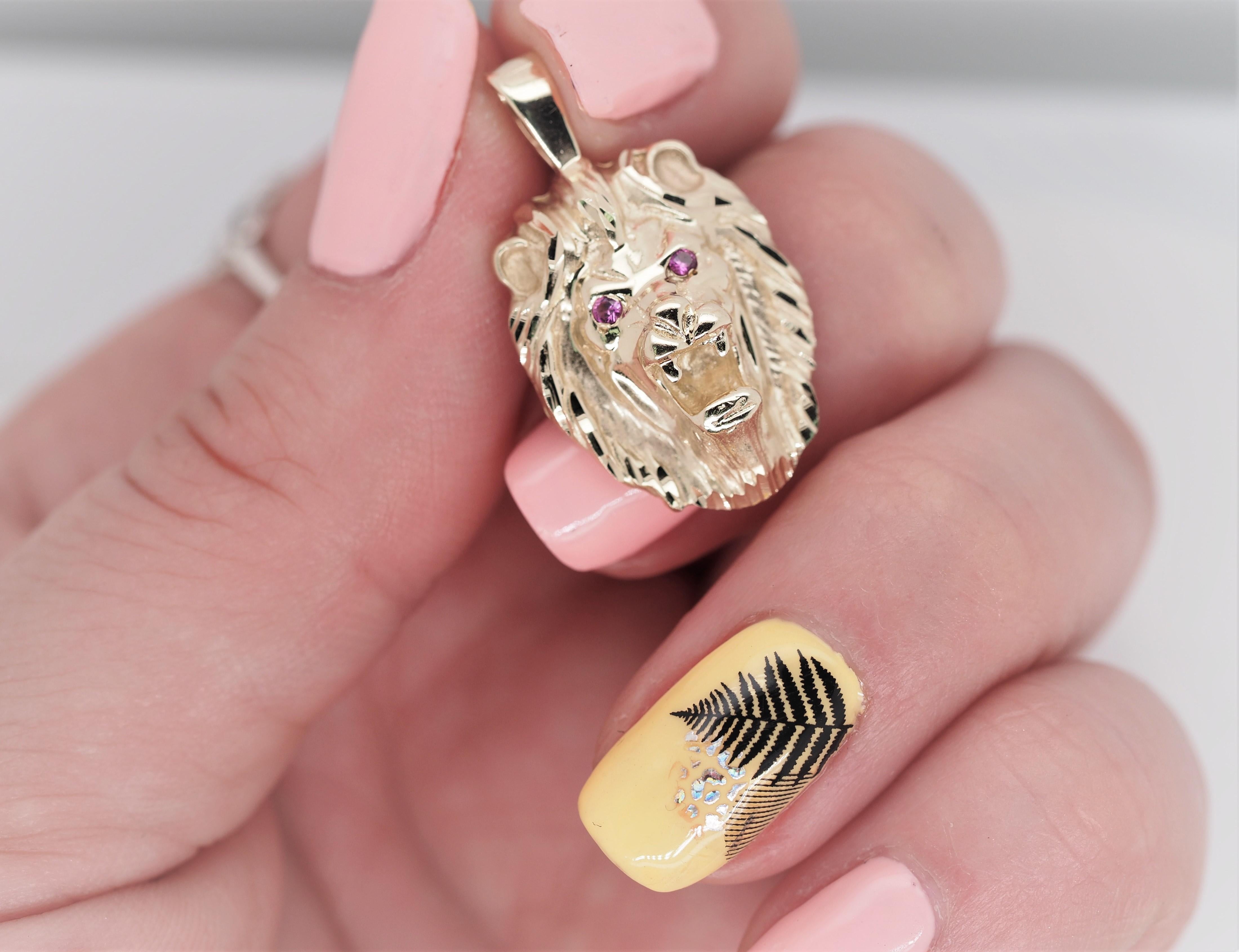 Contemporary Pink Sapphires 14 Karat Yellow Gold Lion Charm Pendant
