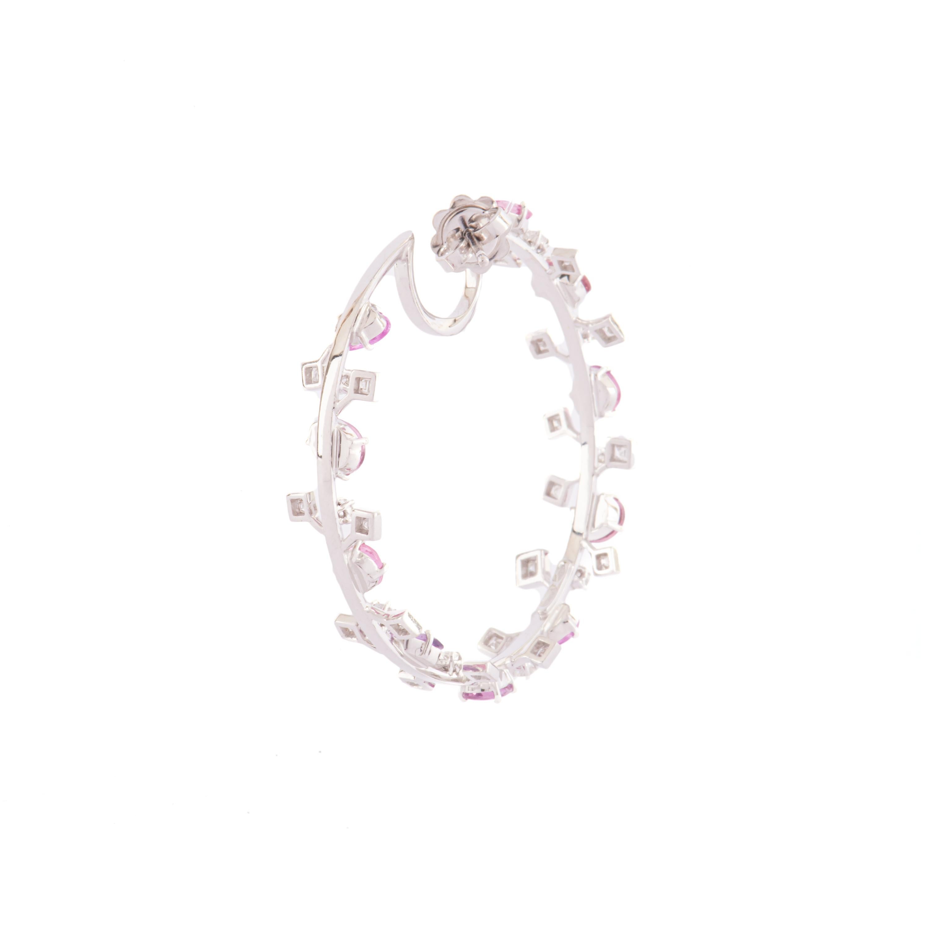 Contemporaneo Orecchini in oro bianco 18 carati con zaffiri rosa e diamanti in vendita