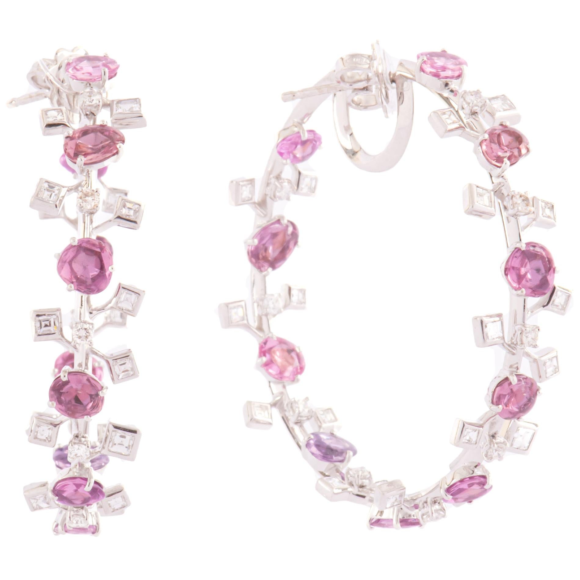 Boucles d'oreilles en or blanc 18 carats avec saphirs roses et diamants