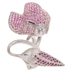 Anello cocktail con zaffiri rosa in oro bianco 18 carati a forma di ciclamino