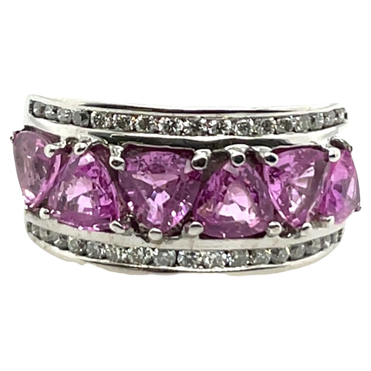 Pink Sapphires & Diamond Dress Ring Set in 18ct Weißgold im Angebot