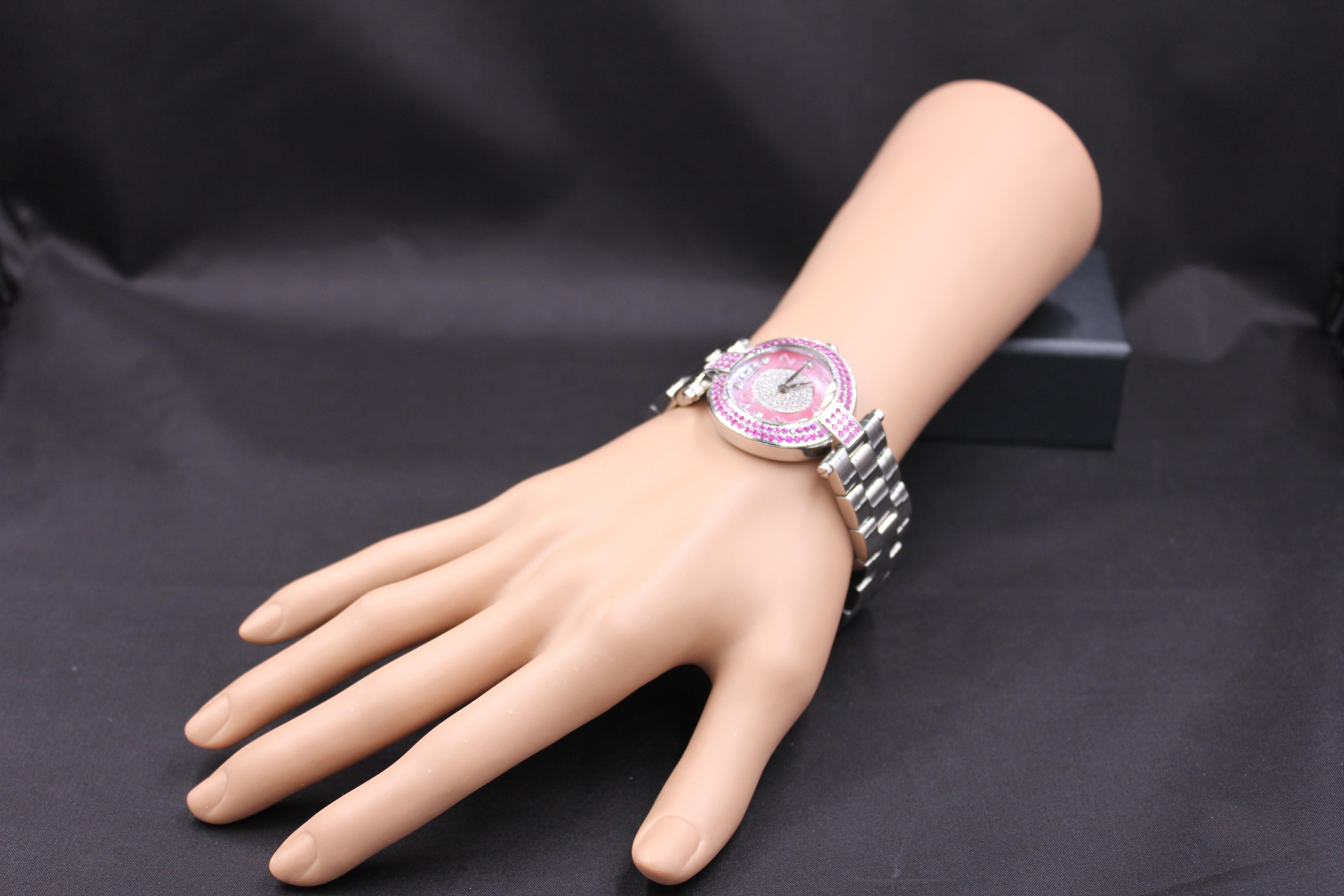 Exotische Schweizer Quarz-Uhr mit rosa Saphiren und Diamanten, Pav-Zifferblatt, 3,28 Tcw im Angebot 7