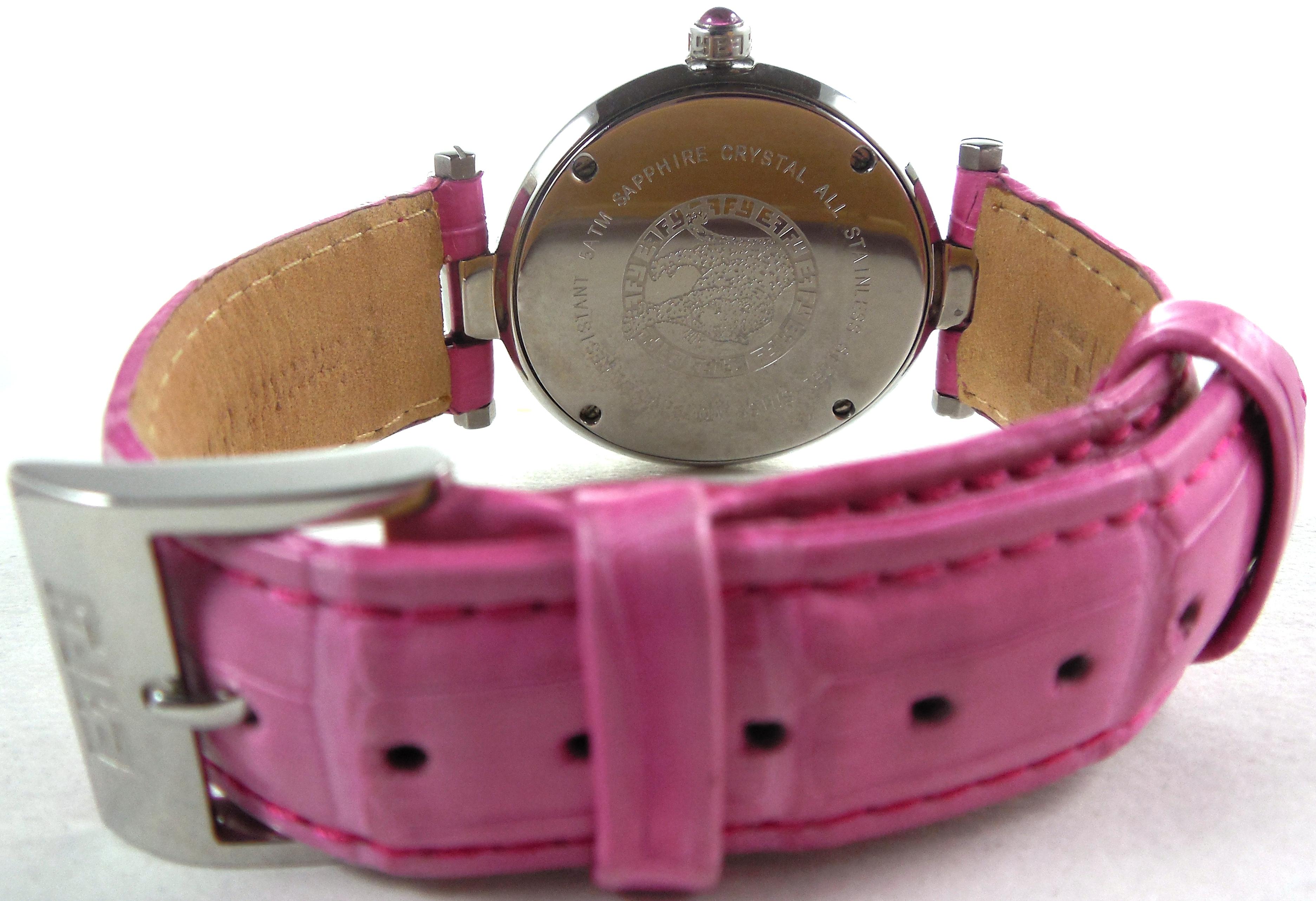 Exotische Schweizer Quarz-Uhr mit rosa Saphiren und Diamanten, Pav-Zifferblatt, 3,28 Tcw im Angebot 1