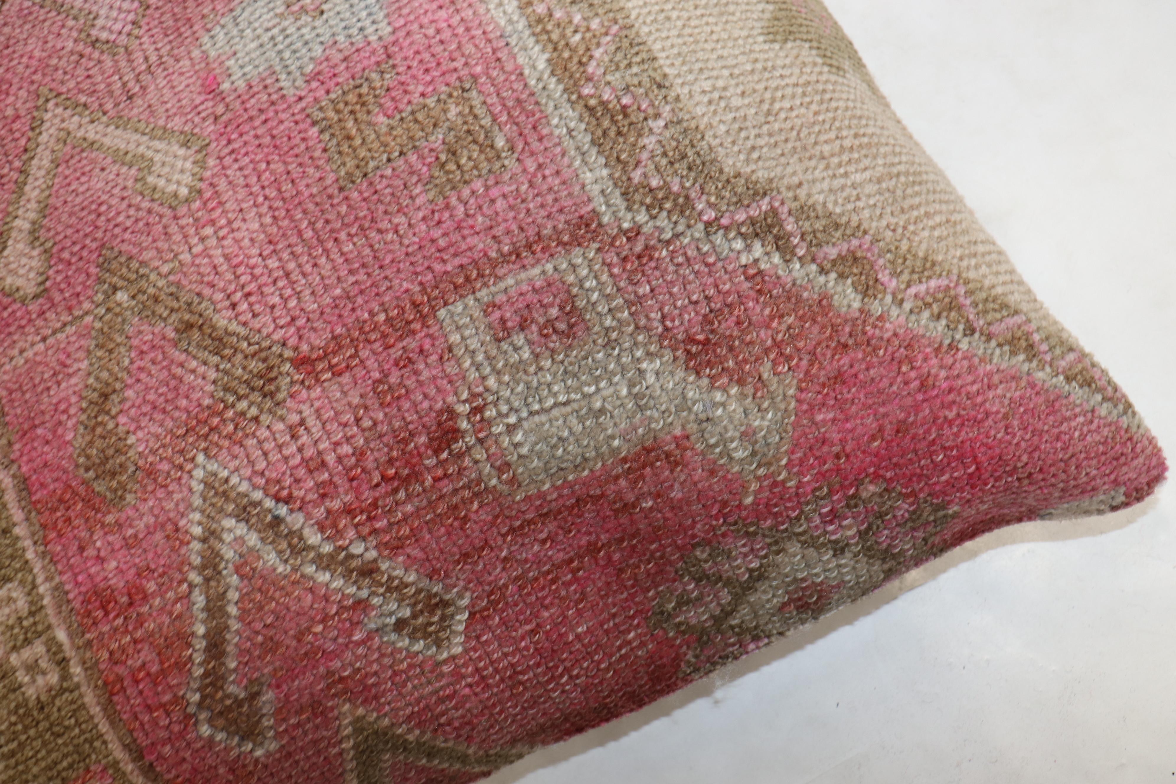 American Classical Pink Set of Geometric Vintage Turkish Wool Rug Pillows