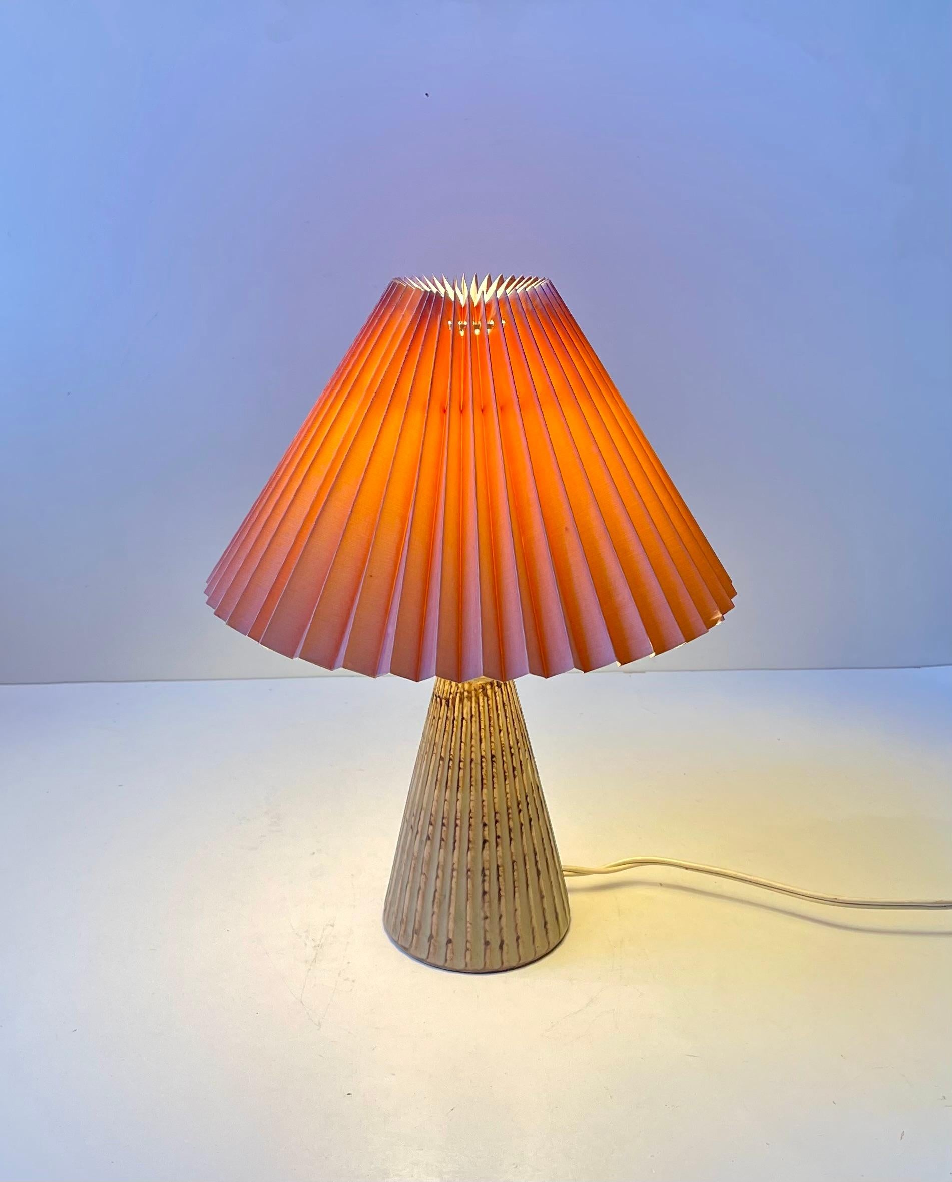 Pink Shaded Danish Table Lamp in Glazed & Fluted Ceramic by Søholm For Sale 2